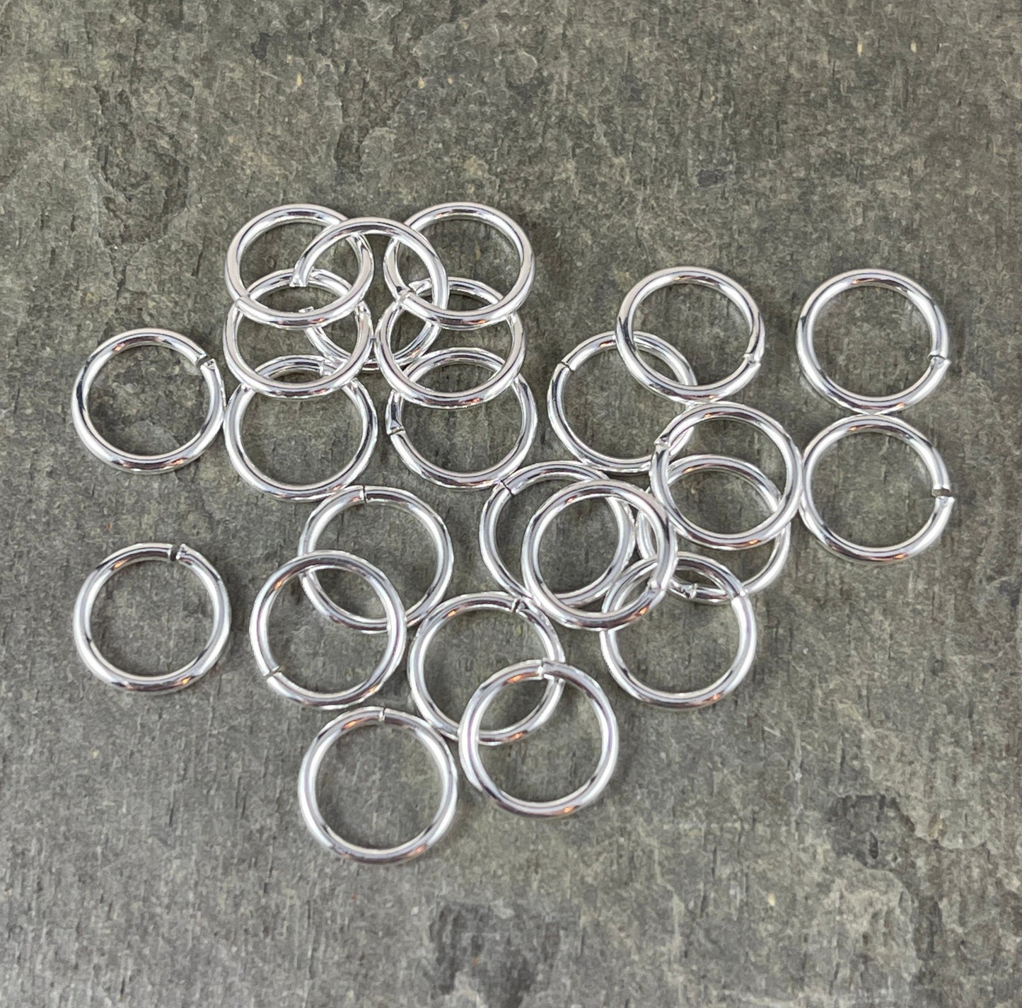 8mm Round Jump Rings, 18g Open, Silver Plated Brass (FMG/5001) * Qty. 100