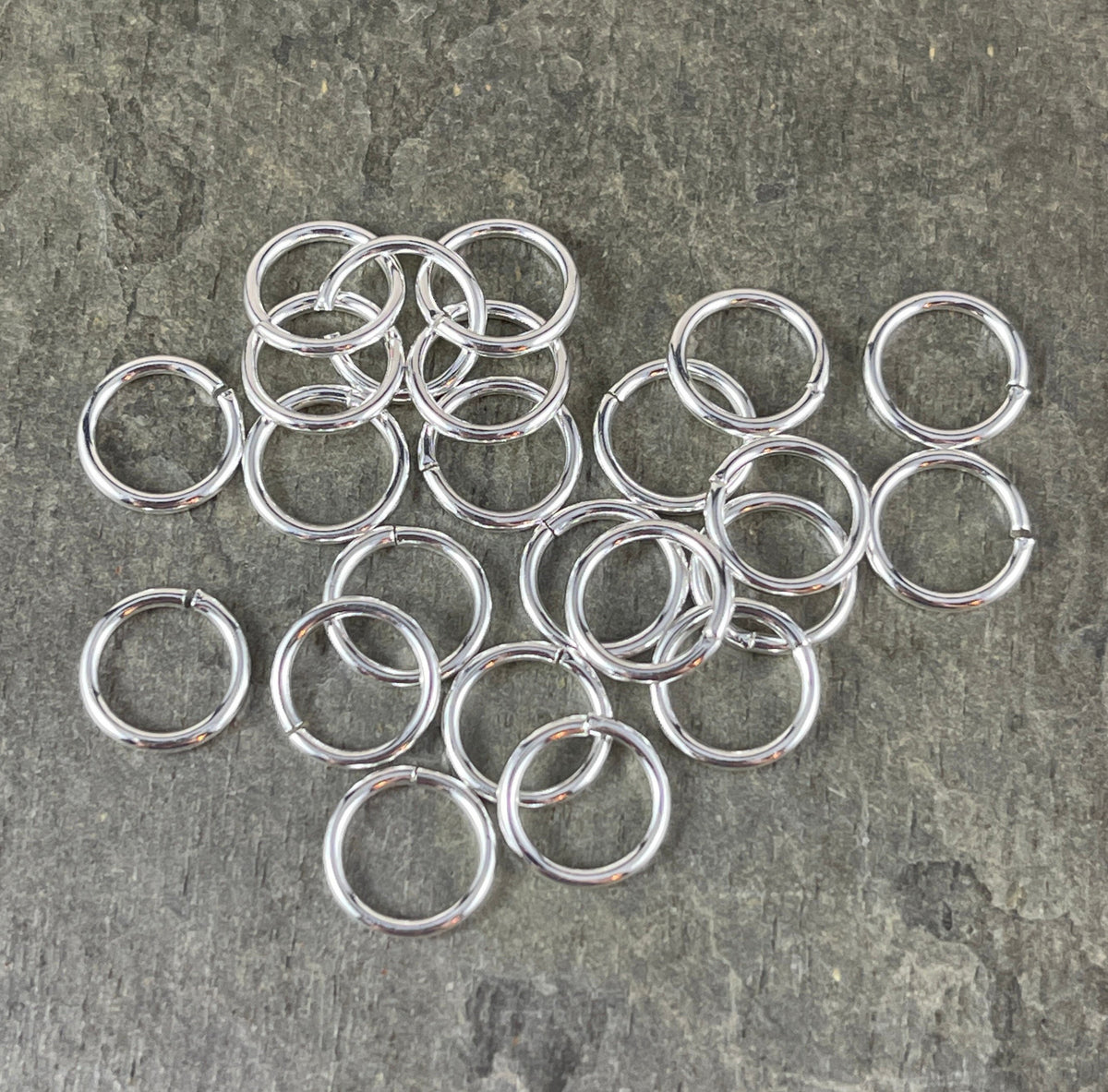8mm Round Jump Rings, 18g Open, Silver Plated Brass (FMG/5001) * Qty. 100