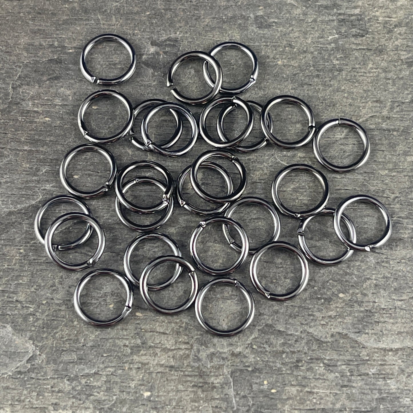 8mm Round Jump Rings, 18g Open, Gunmetal Black Plated Brass (FMG/5006) * Qty. 100