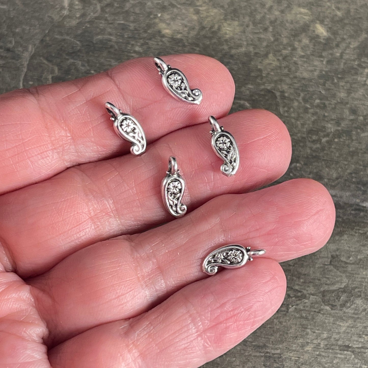 Small Floral Paisley Charm, Antiqued Silver Chain Tag, Finishing Charm, TierraCast Charms (PF/463-77) * Qty. 10