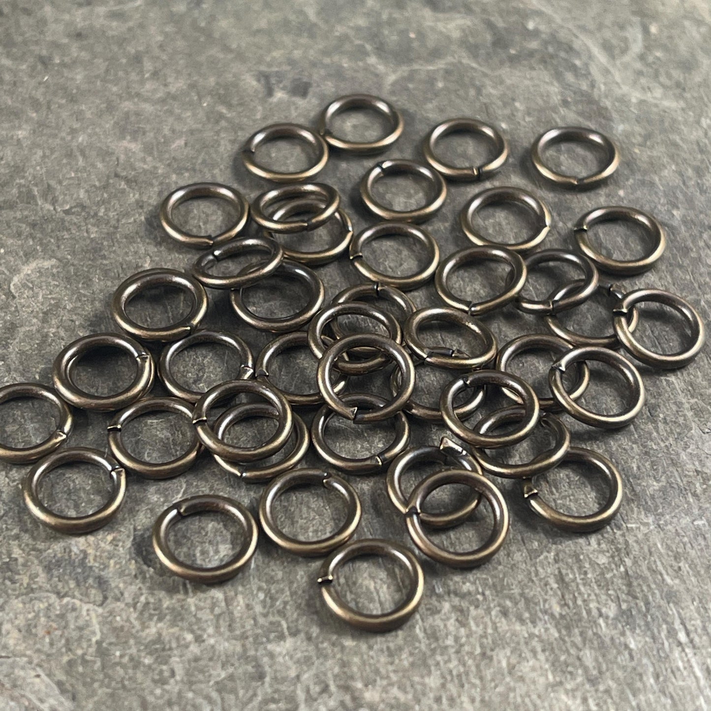 16 Gauge 8mm Bronze Jump Rings, Antiqued Brass Open Jump Rings (FMG/5171) * Qty. 50