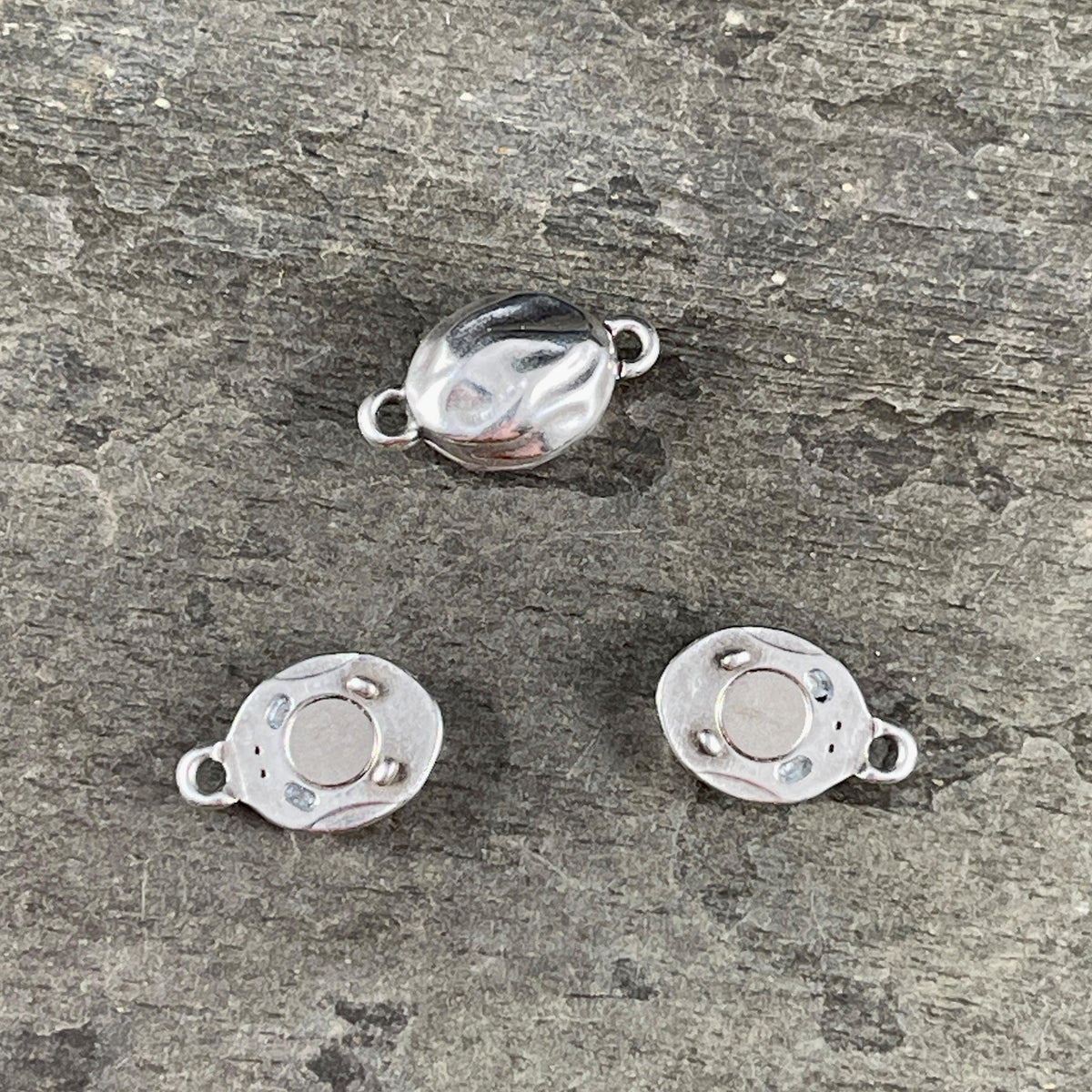 Organic Oval Magnetic Clasp, Antiqued Silver Plated, 17x10mm (PF/15195-77) * Qty. 1