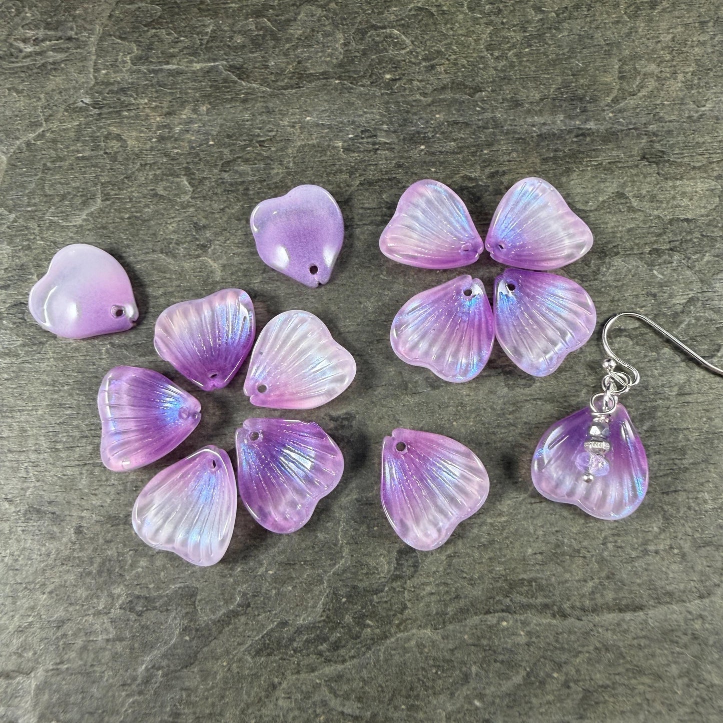 Glass Flower Petals, 16mm Petal Shaped Beads, Lavender Purple * 12 Beads