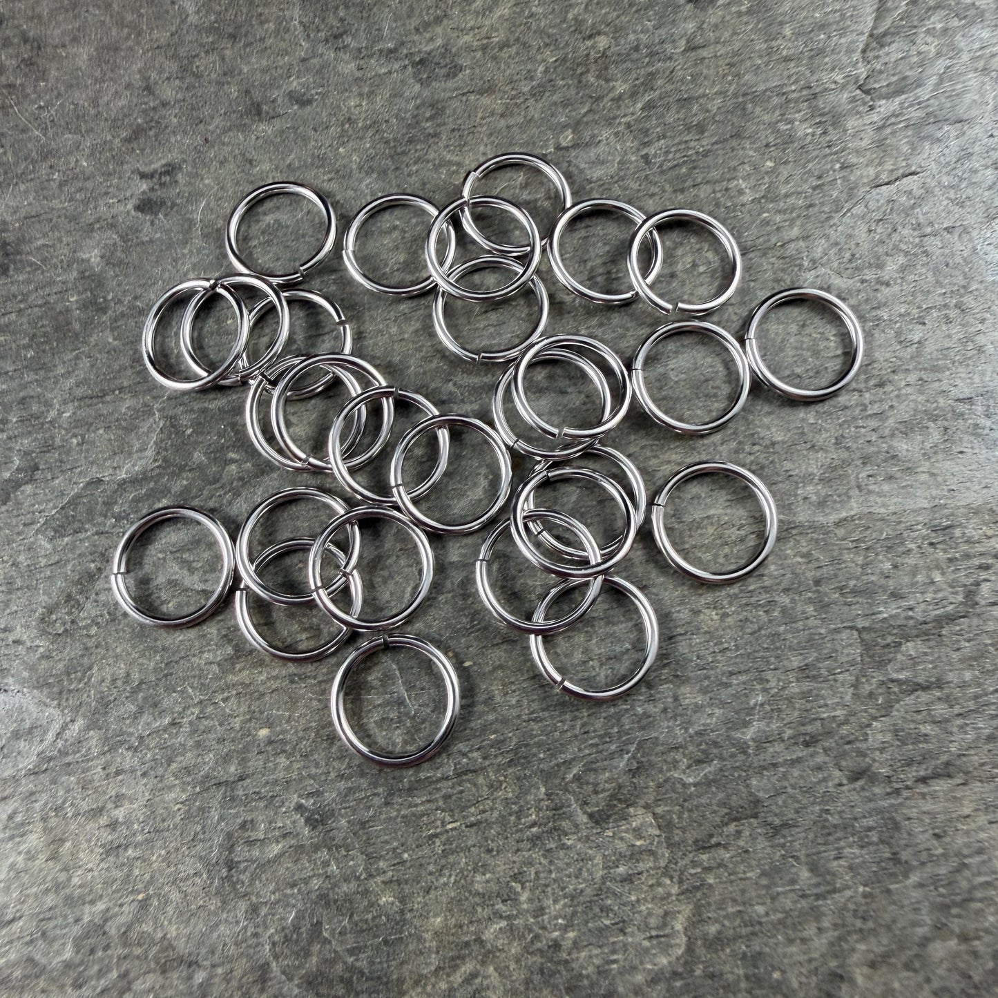 10mm Round Jump Rings, 18g Open, Rhodium Plated Brass (TC/0026-61) * Qty. 50