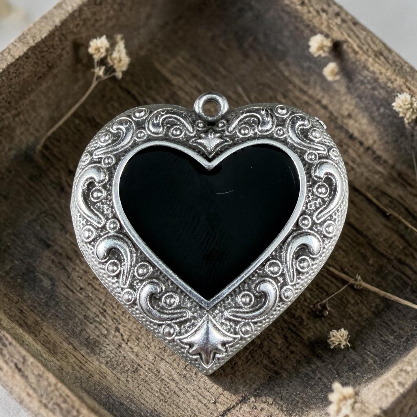 Antiqued Silver 31mm Heart Pendant with Black Enamel Center (PF/15293-72-0565) * Qty. 1