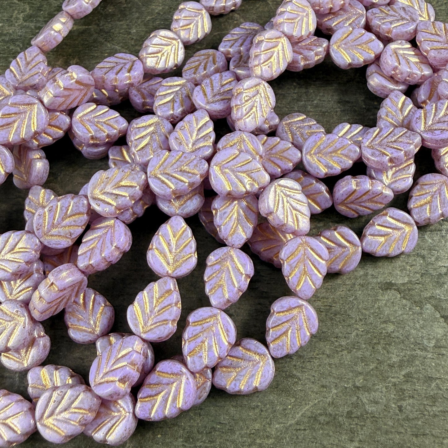 Czech Glass Beads, Pastel Purple 10x8mm Mint Leaf with Gold Wash (33305/54202) * Qty. 16