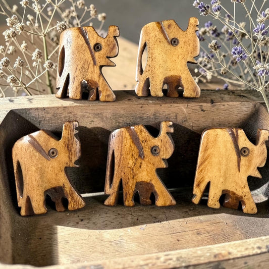 Vintange Elephant Beads - Carved Bone, 22 to 29mm - Lot A - 5 Beads