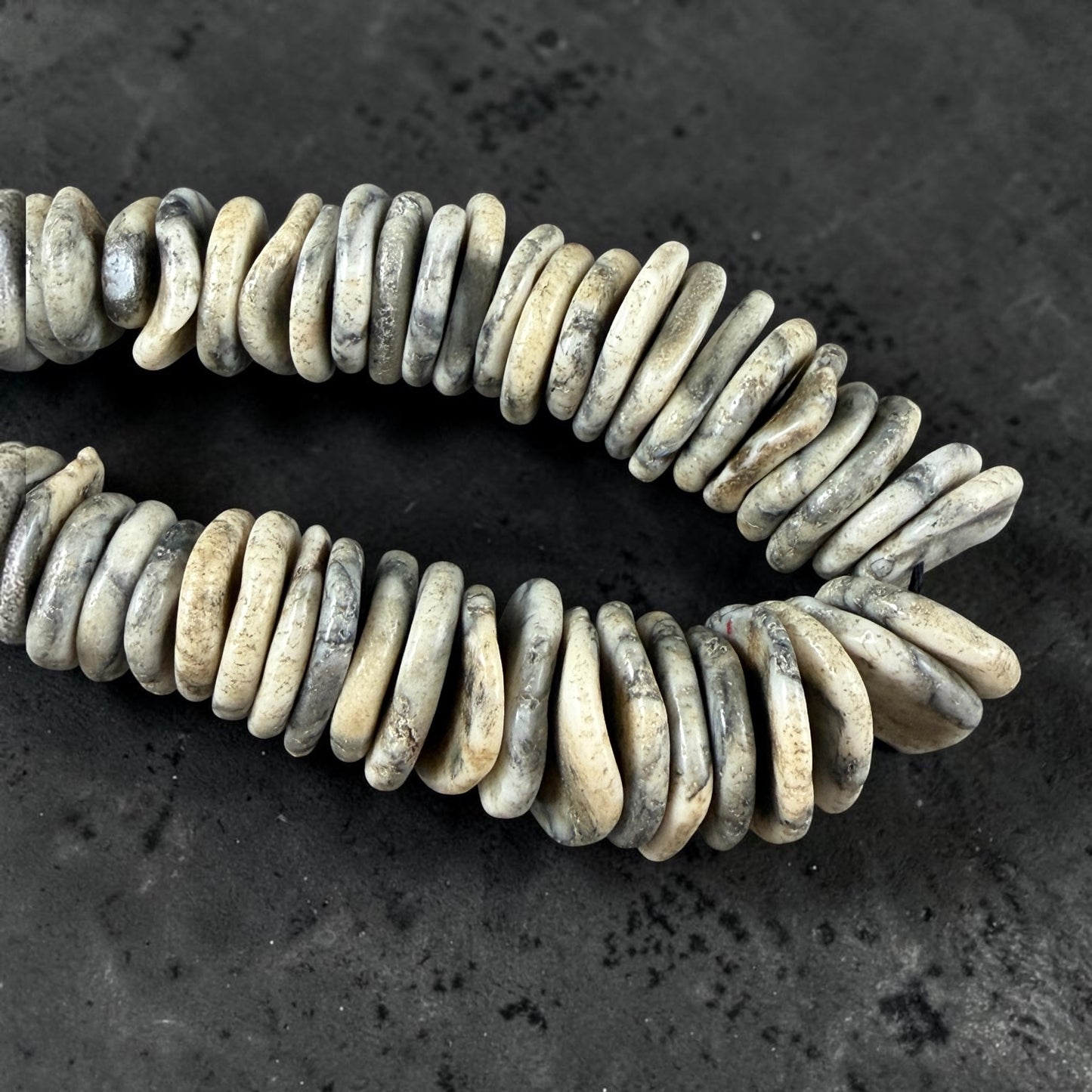 Magnesite - Graduated Organic Discs 10-17mm, Ivory, Beige and Gray (2408HL-42) * 55-60 Beads