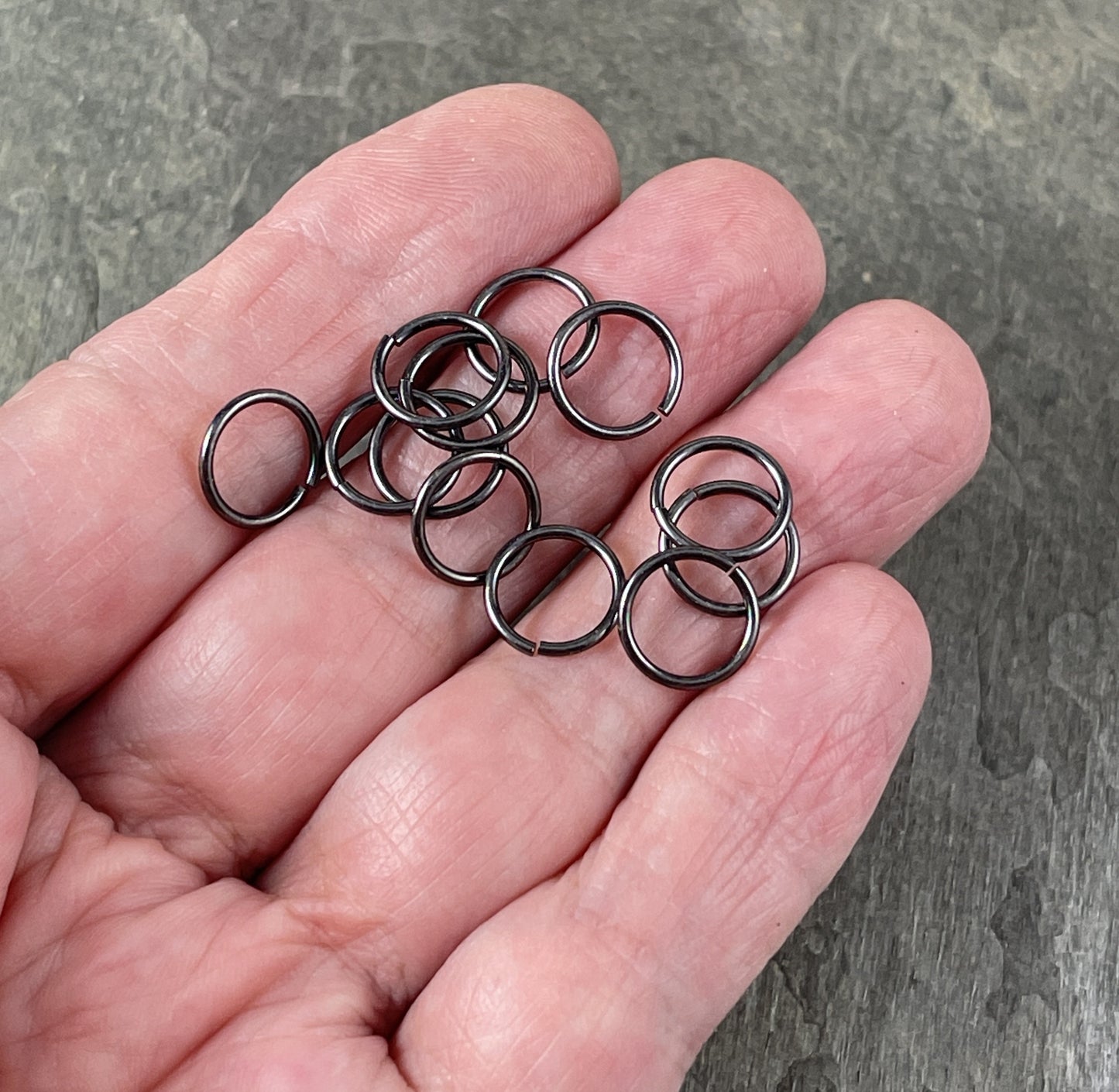 10mm Round Jump Rings, 18g Open, Gunmetal Black Plated Brass (TC/0026-13) * Qty. 50