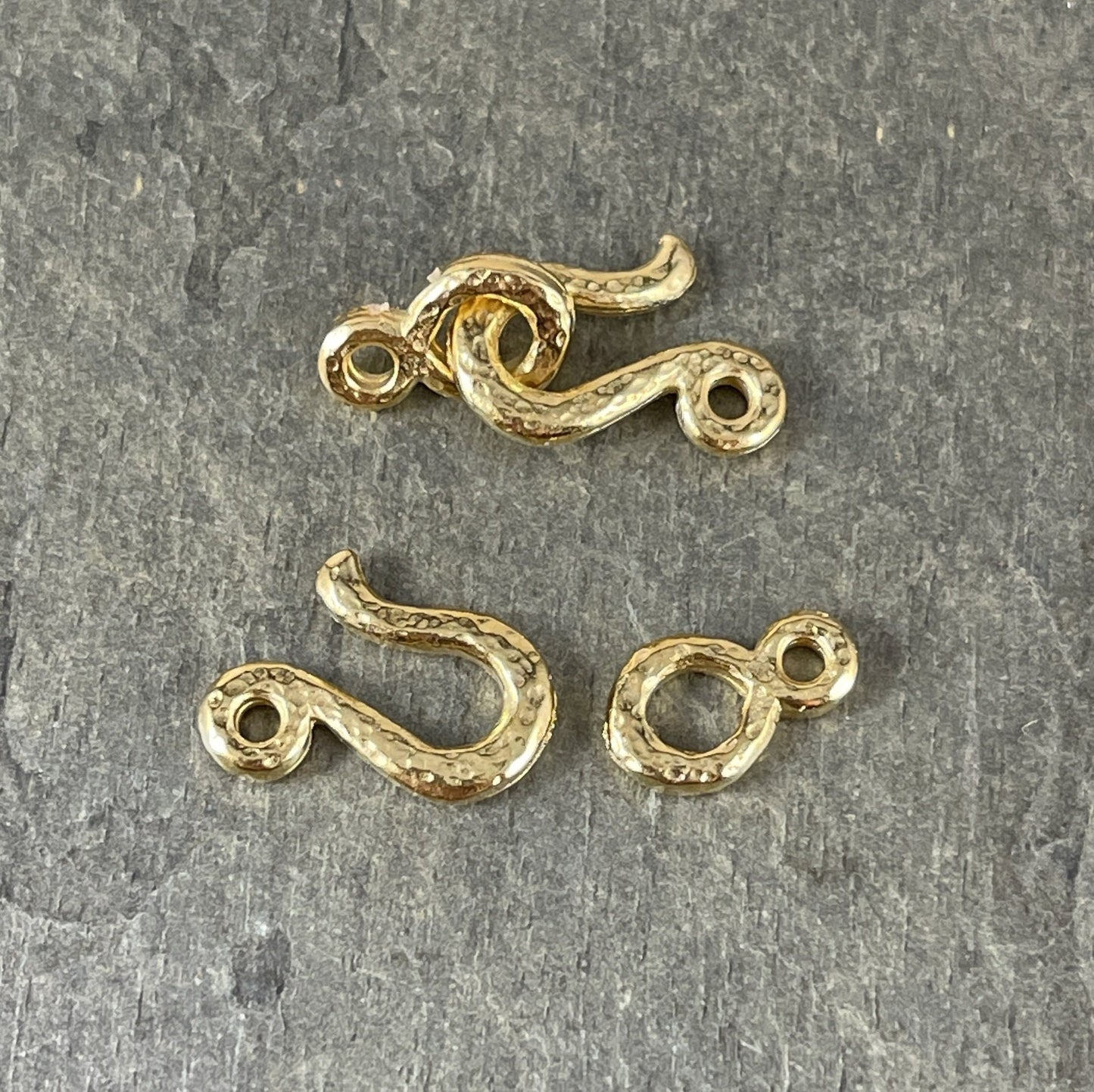 NEW TierraCast Hammered Clasp Set, 24k Gold Plated Pewter Hook and Eye Clasp Set (PF/997-12) * Qty. 3