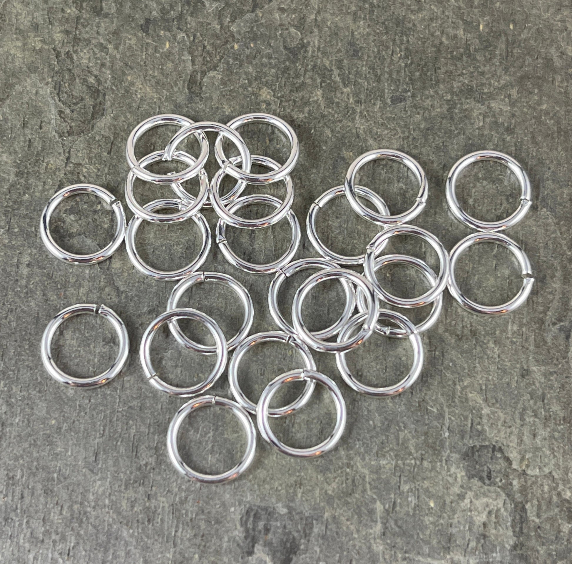 8mm Round Jump Rings, 18g Open, Silver Plated Brass (FMG/5001) * Qty. 100