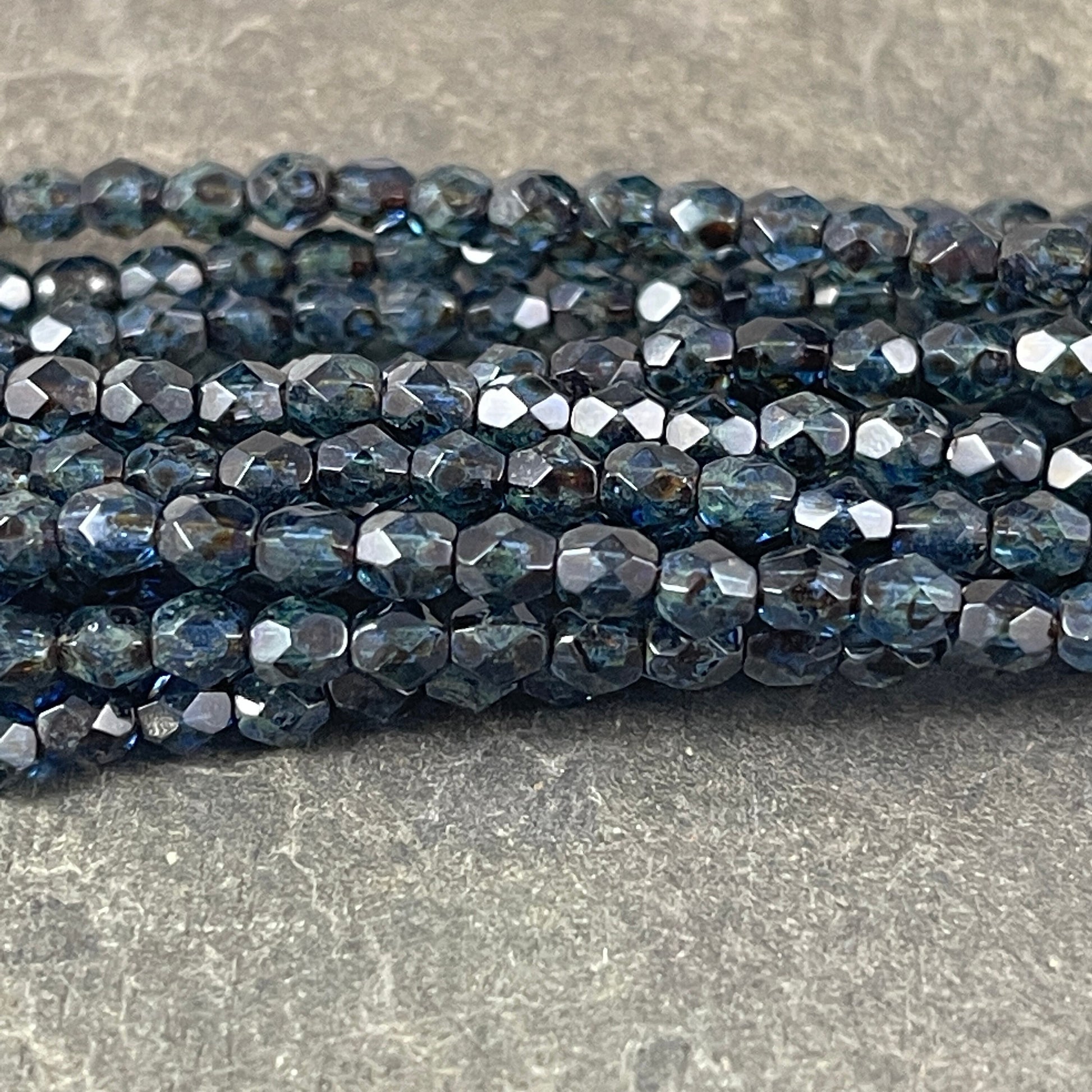 Czech Glass Beads - 4mm Faceted Round, Sapphire Picasso (FP4/SM-T3005) * Qty 50