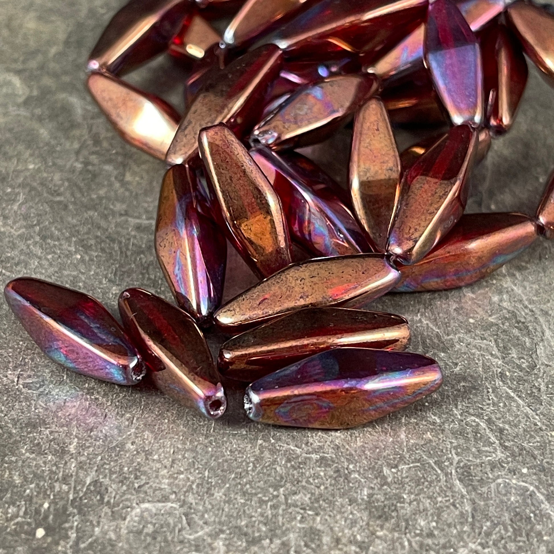 20x9mm Metallic Red Rhombus, Elongated Spindle Beads, Dark Red Glass with Purple Finish (RHO/1796) * 6 Beads