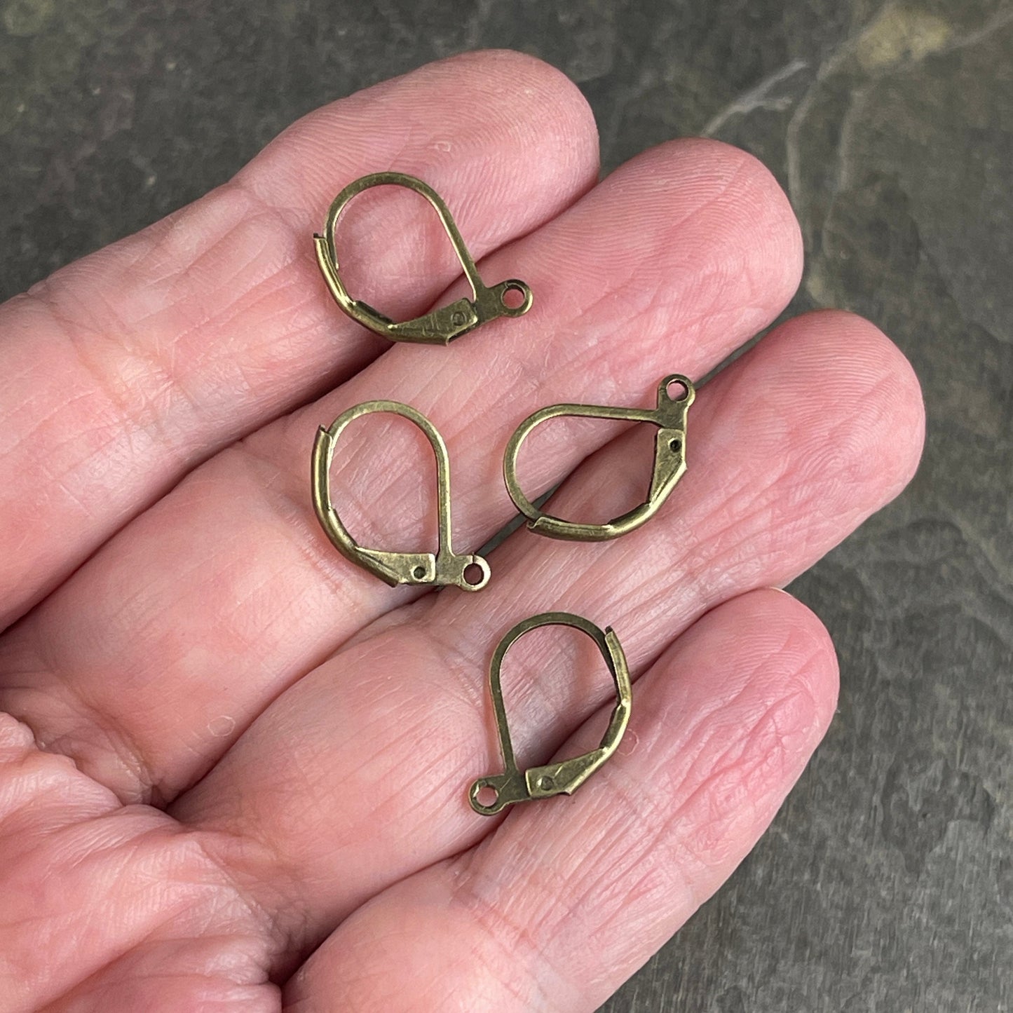 Lever Back Earwires, 15x10mm Nickel Free Antiqued Brass Ear Wires (EC223-AB) *
