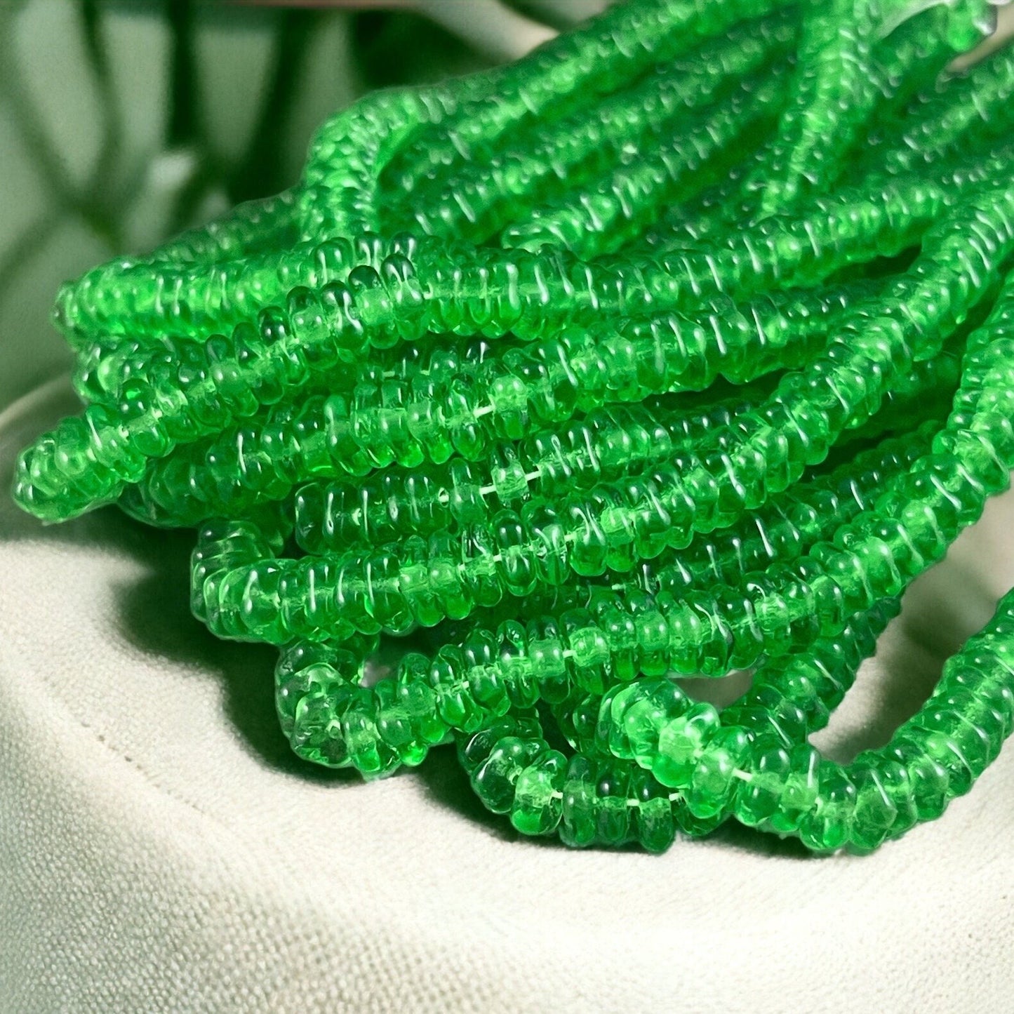 Czech Beads - Bright Green 5mm Forget Me Not Daisy Spacers (FMN/RJ-2173) * Qty. 100