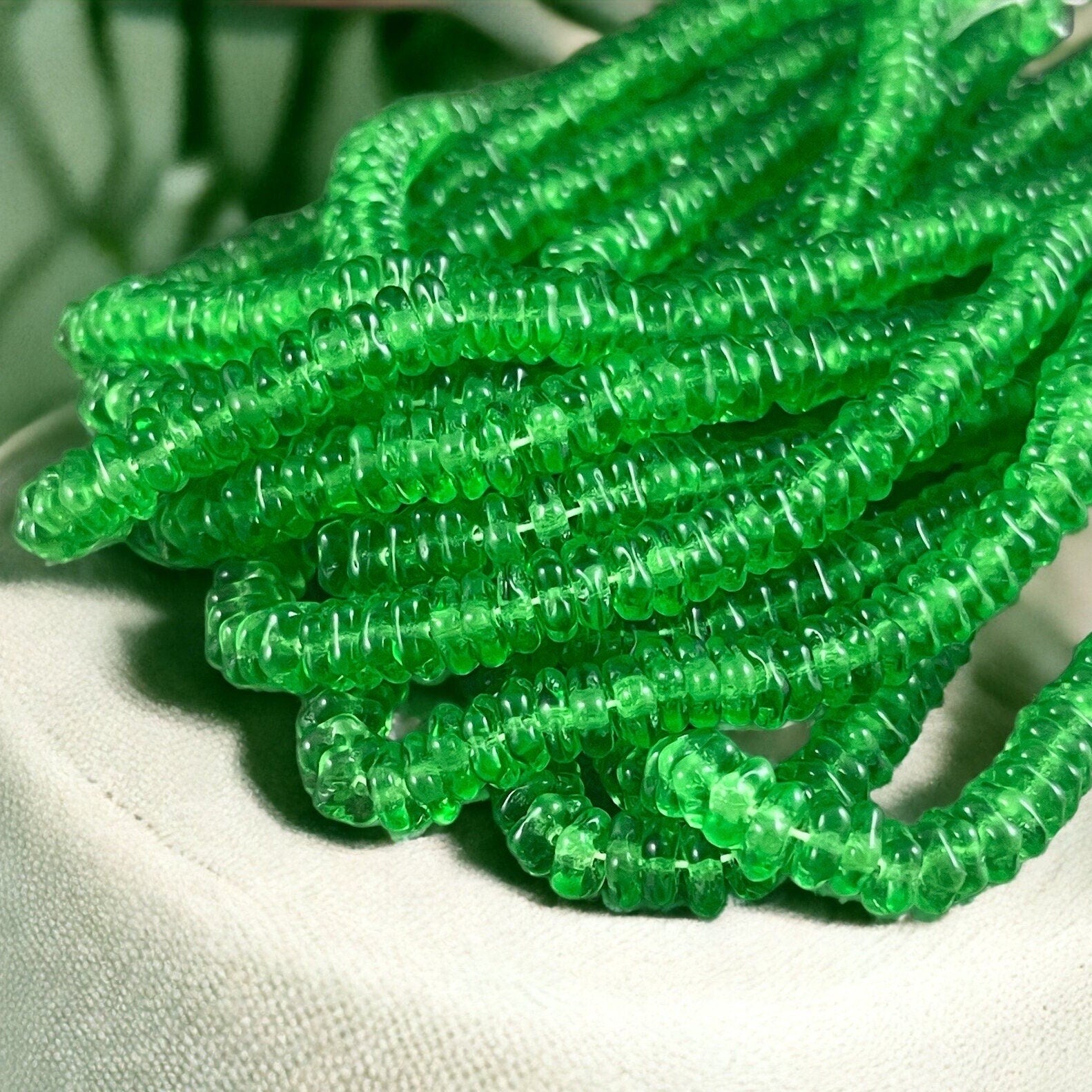 Czech Beads - Bright Green 5mm Forget Me Not Daisy Spacers (FMN/RJ-2173) * Qty. 100