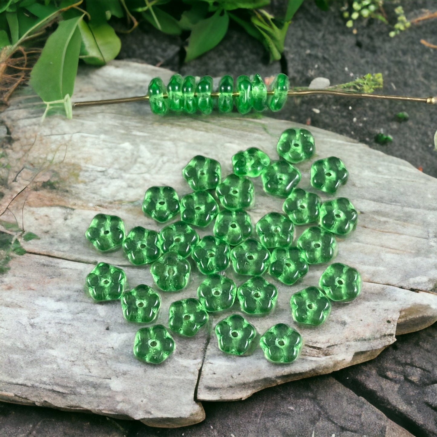 Czech Beads - Bright Green 5mm Forget Me Not Daisy Spacers (FMN/RJ-2173) * Qty. 100