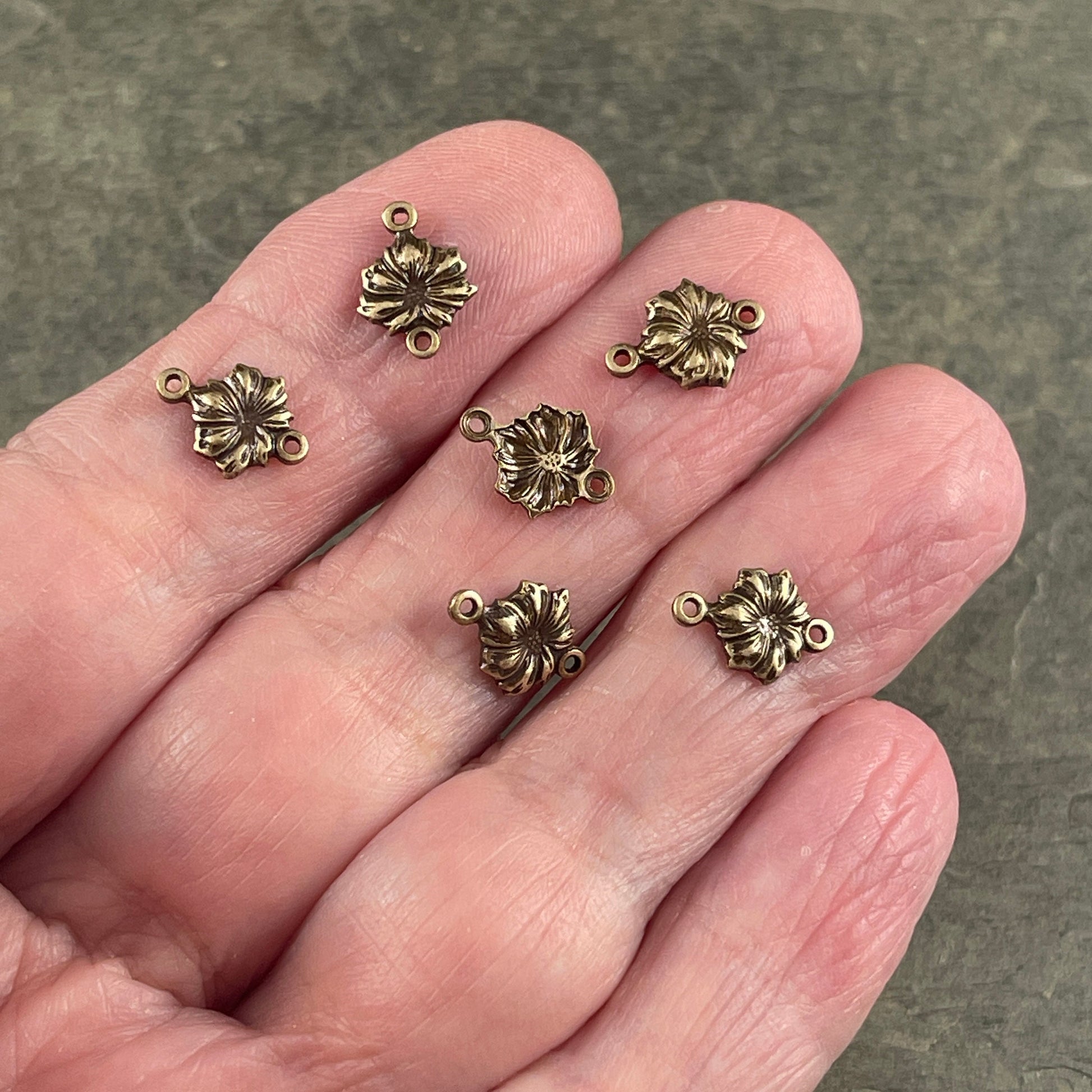 11x8mm Oxidized Brass Detailed Flower Link for Jewelry (VJS/C85) * Qty. 4