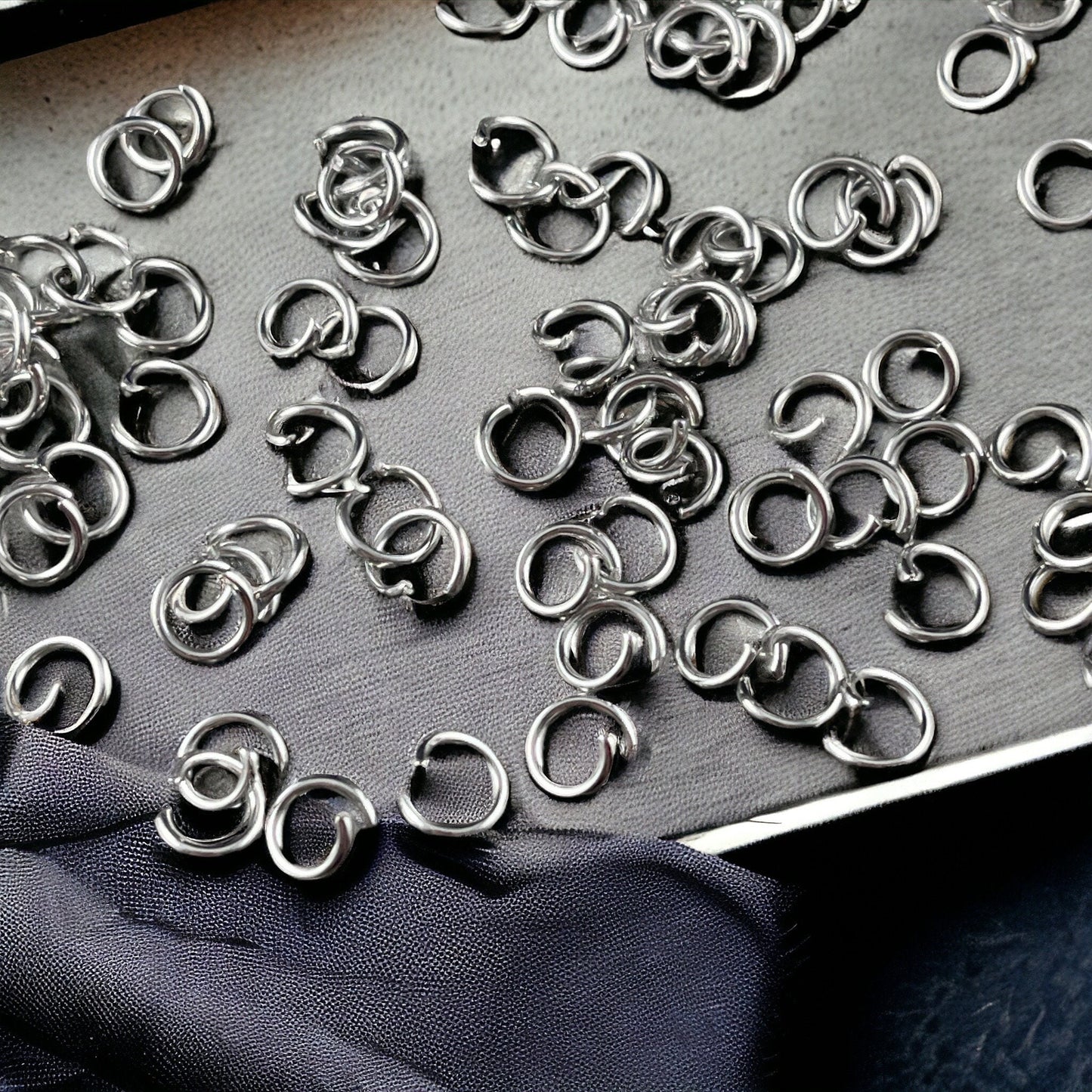 6mm Stainless Steel Jump Rings, 18g Silver Jump Rings, Platinum, Antiqued Silver, Stainless Steel Open Jump Rings, (STAS-E043) - Qty: 100
