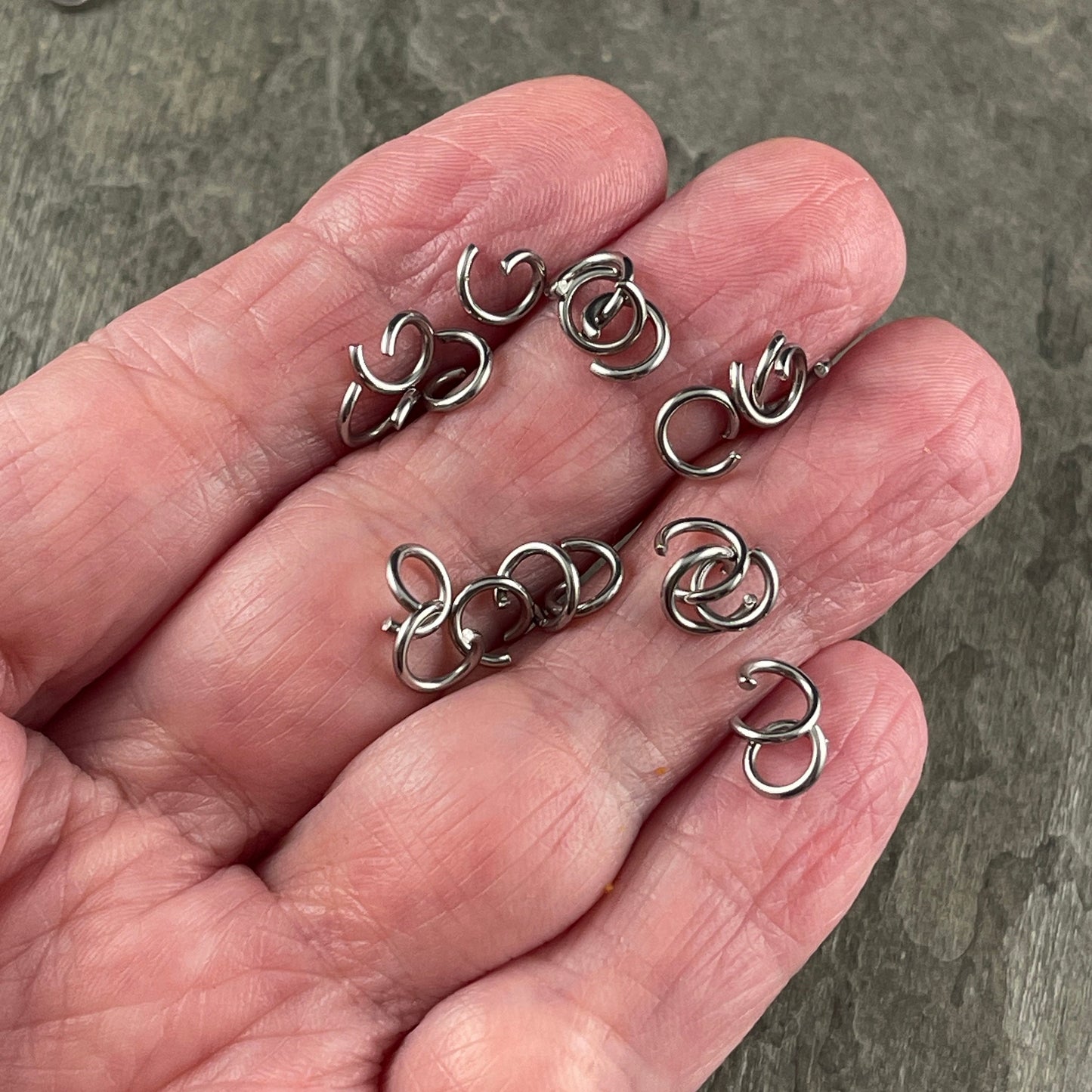 6mm Stainless Steel Jump Rings, 18g Silver Jump Rings, Platinum, Antiqued Silver, Stainless Steel Open Jump Rings, (STAS-E043) - Qty: 100