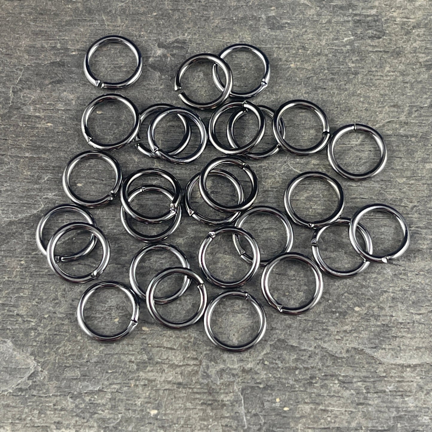 8mm Round Jump Rings, 18g Open, Gunmetal Black Plated Brass (FMG/5006) * Qty. 100