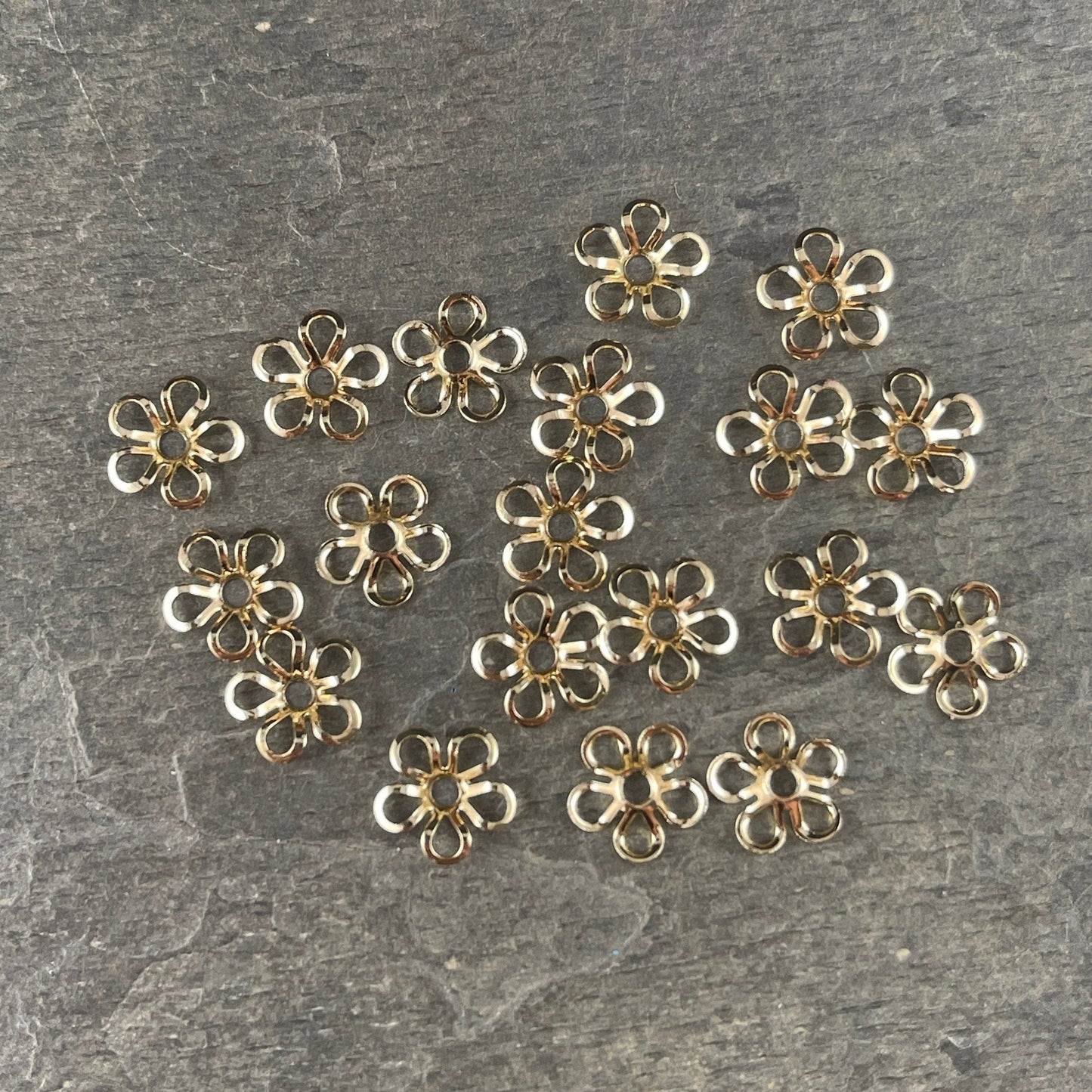 6-Petal Retro Flower Bead Caps, Open Curved Petals, 9mm Gold Plated Brass Bead Caps( Z030-13B-G) * Qty. 24