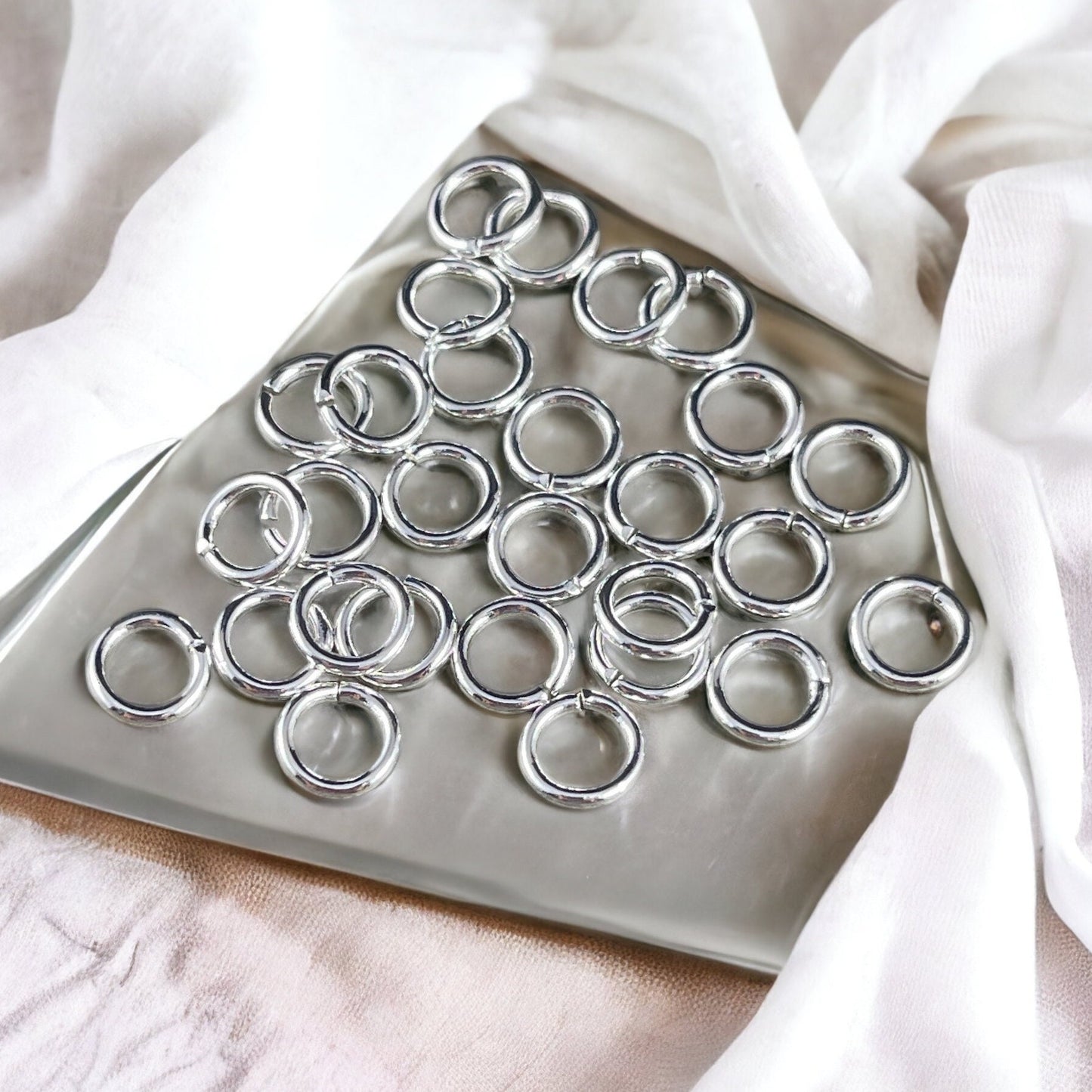 6mm Silver Plated Round Jump Rings ~ 18g Silver Jump Rings ~ Silver Plated Brass Open Jump Rings (FMG/4861) * Qty: 100