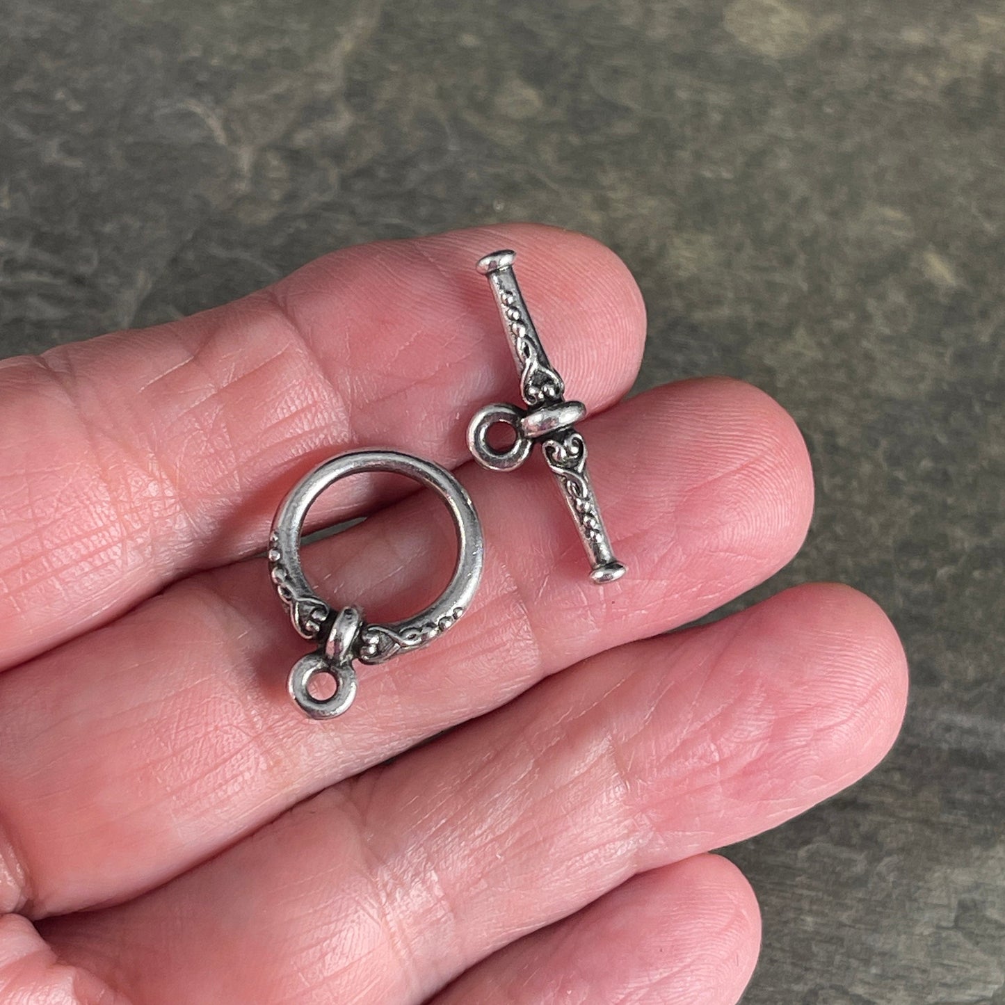 TierraCast Heirloom Toggle Clasp, Medium Size Antiqued Silver Toggle Clasp (PF/947-77) * Qty. 1