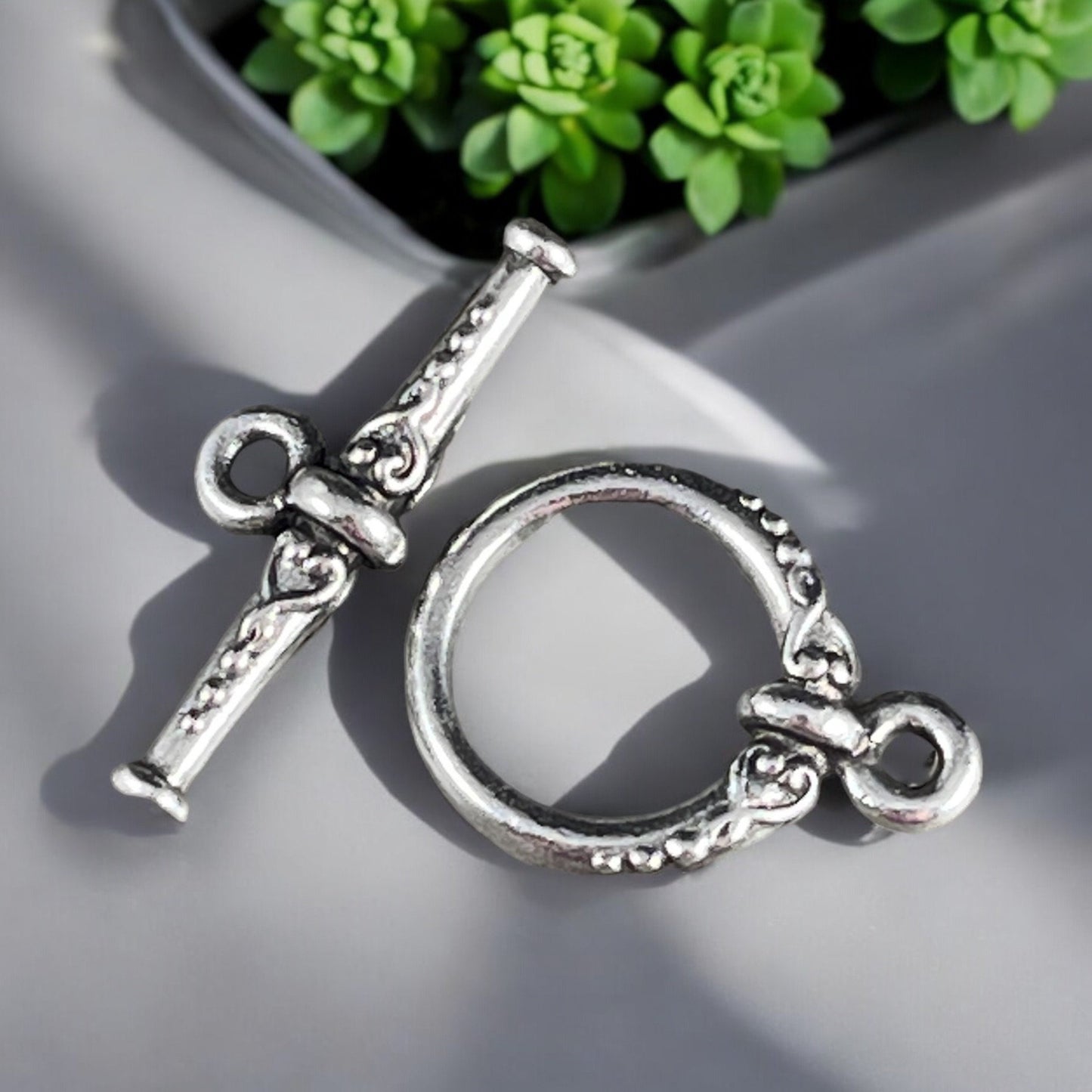 TierraCast Heirloom Toggle Clasp, Medium Size Antiqued Silver Toggle Clasp (PF/947-77) * Qty. 1