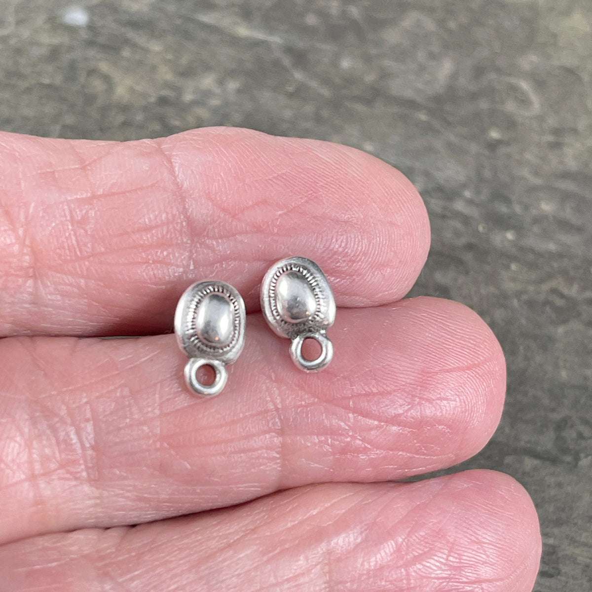 Antiqued Silver Earring with Titanium Post, 10.3x6.5mm Oval with 2mm Loop for Dangles (PF/13767-77) * Qty. 4