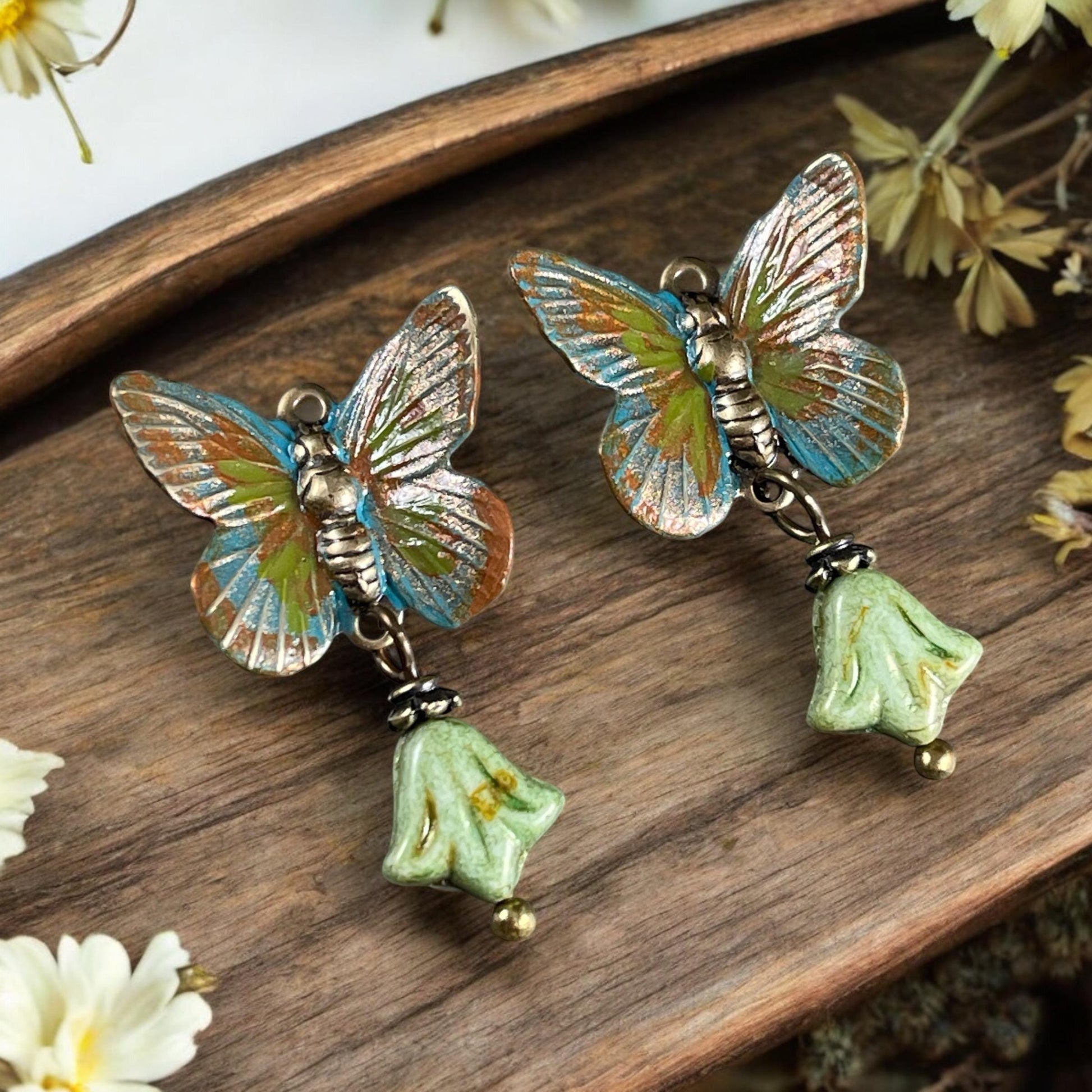 Butterfly Link, Brass Butterfly Connector, Lightweight Vintage Style Earring Components (VJS/X68A) * Qty. 20