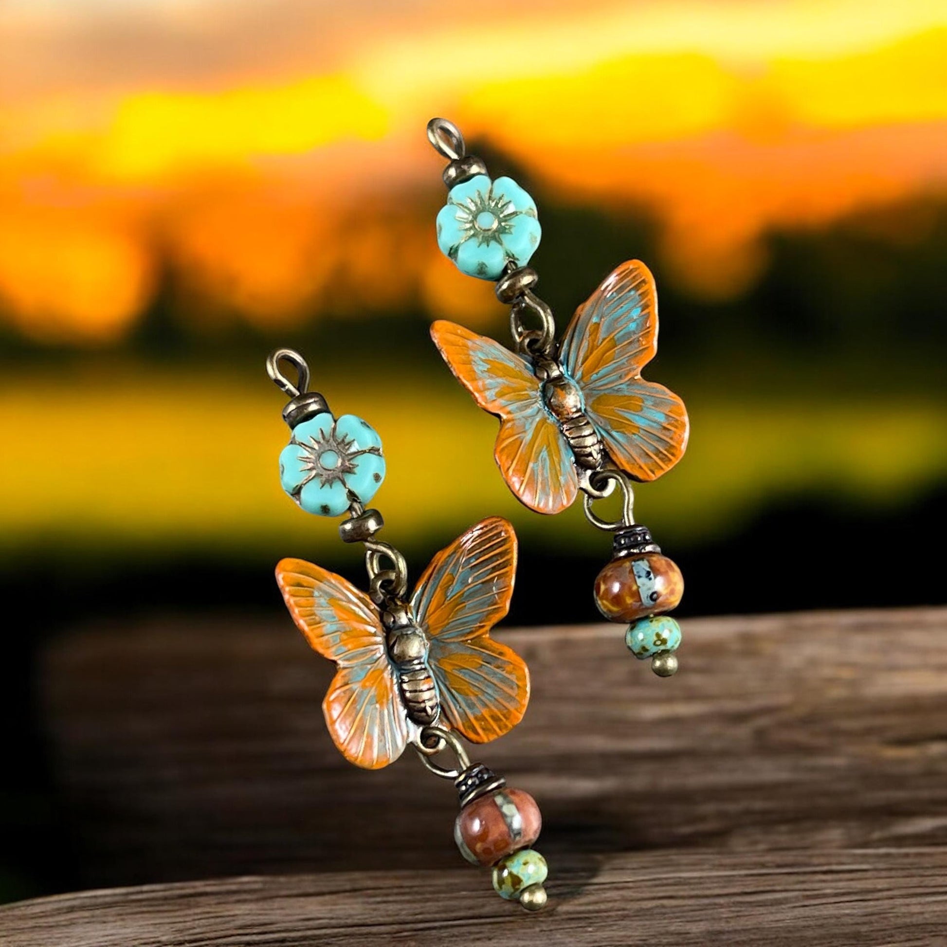 Butterfly Link, Brass Butterfly Connector, Lightweight Vintage Style Earring Components (VJS/X68A) * Qty. 20