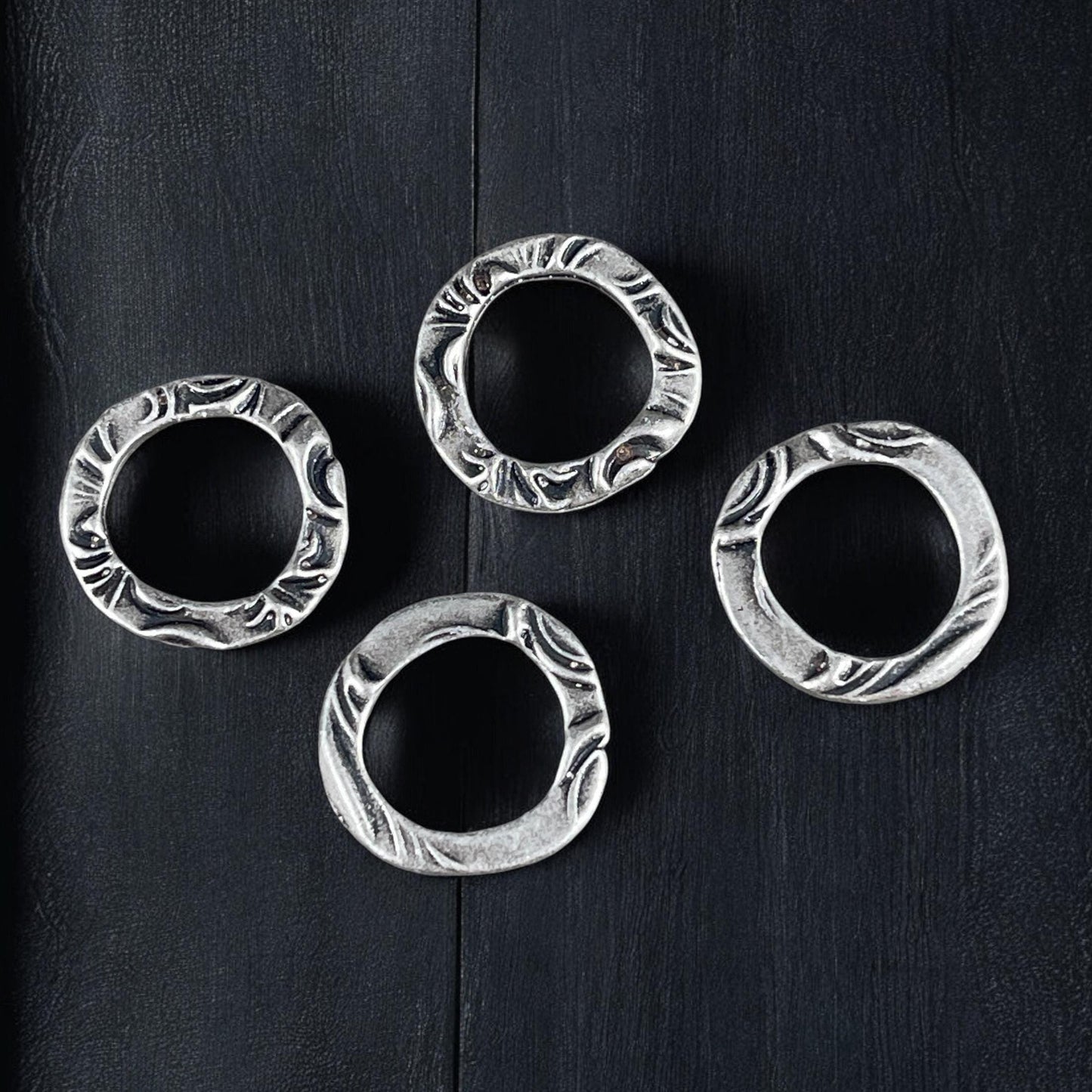 TierraCast Dulce Vida Flora 5/8" Organic Linking Ring, Antiqued Pewter (PF/700-04) * Qty. 4
