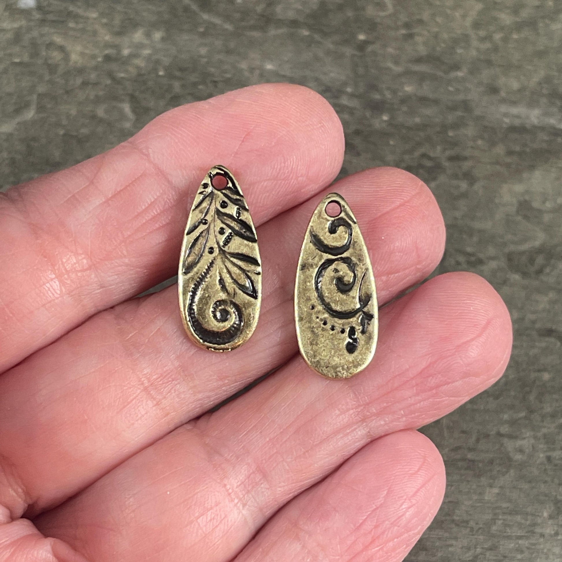 TierraCast Jardin Long Teardrop Charm, Dulce Vida Collection, Antiqued Brass Finish (PF/583-57) * Qty. 4