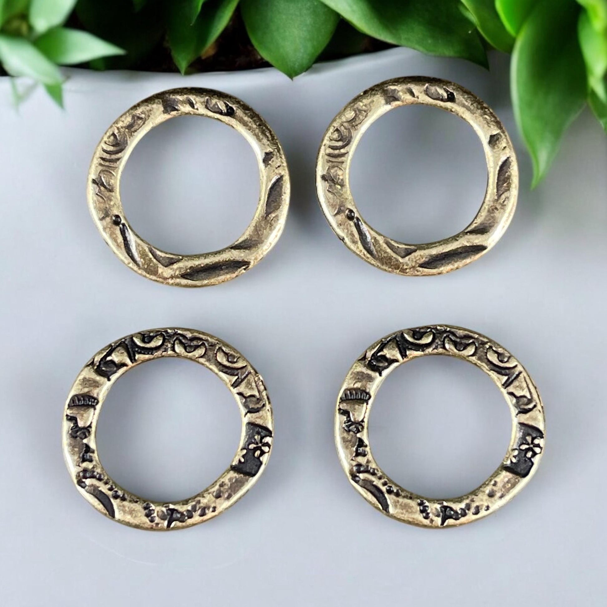 NEW TierraCast Flora 3/4" Linking Ring, 20mm Antiqued Brass Dulce Vida Flora Link (PF/701-57) * Qty. 4