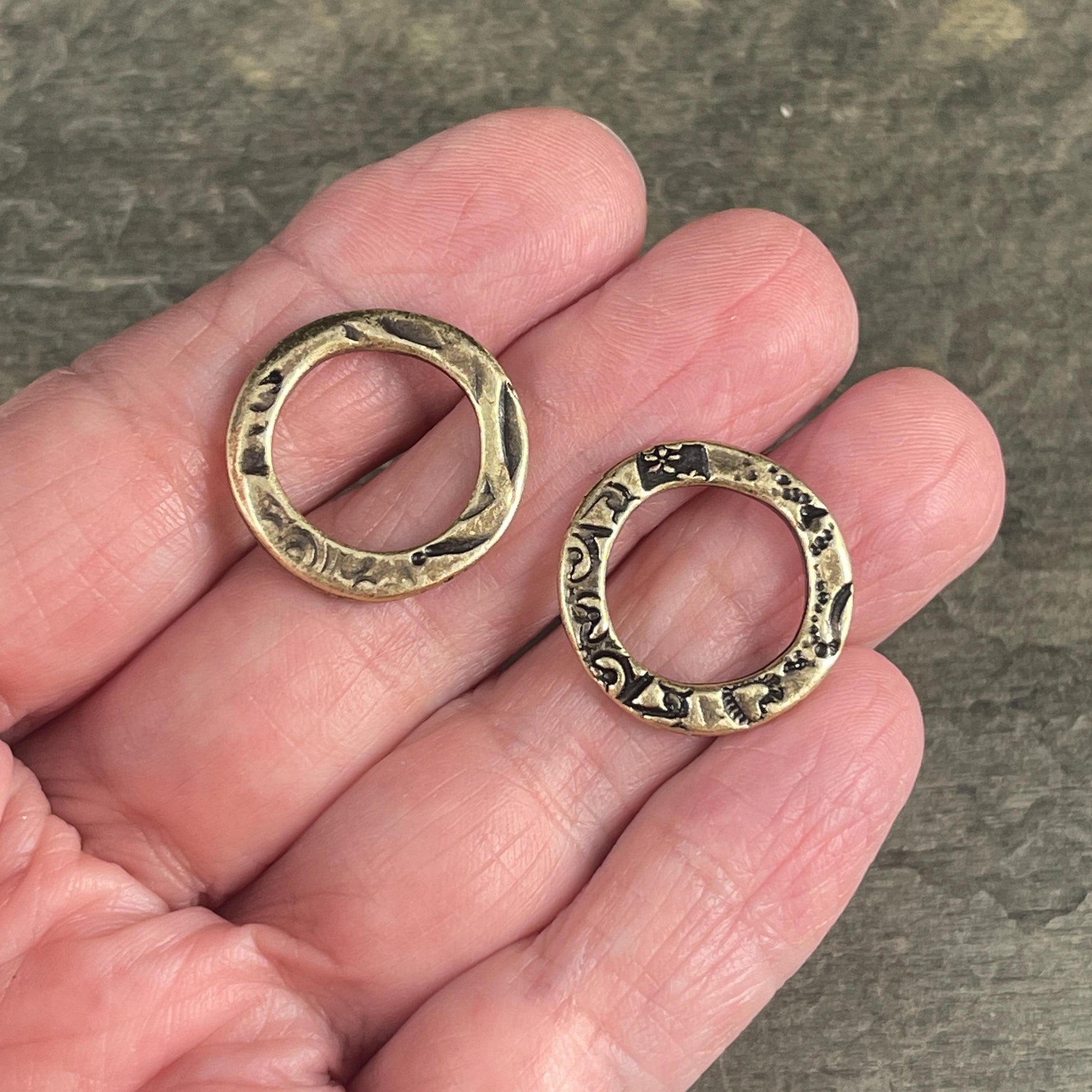 NEW TierraCast Flora 3/4" Linking Ring, 20mm Antiqued Brass Dulce Vida Flora Link (PF/701-57) * Qty. 4