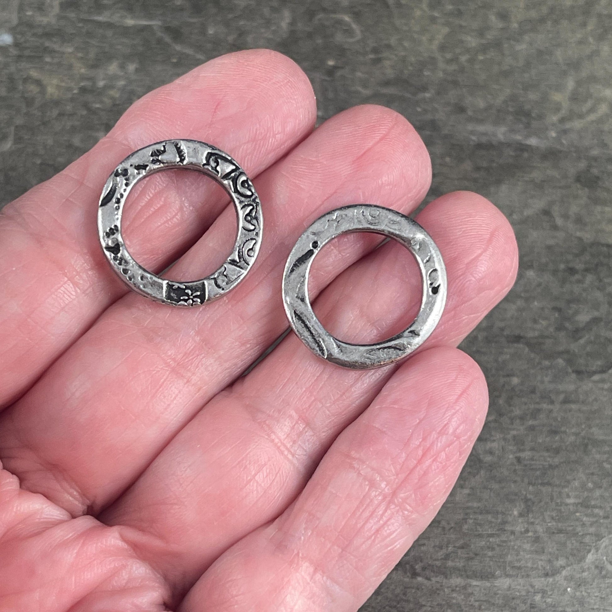 TierraCast Flora 3/4" Linking Ring, 20mm Dulce Vida Link in Antiqued Pewter Finish (PF/701-04) * Qty. 4