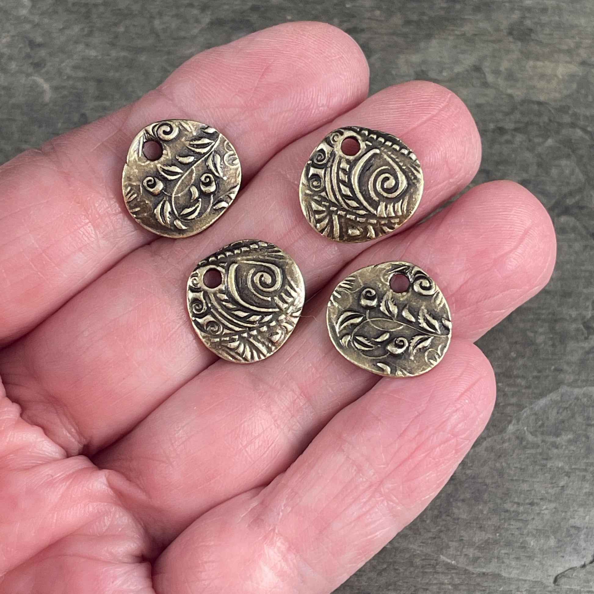 NEW TierraCast Charms, Dulce Vida Collection, Jardin Charm, 5/8" Teardrop Charm, Antiqued Brass Floral Theme Charm (PF/584-57) * Qty. 4