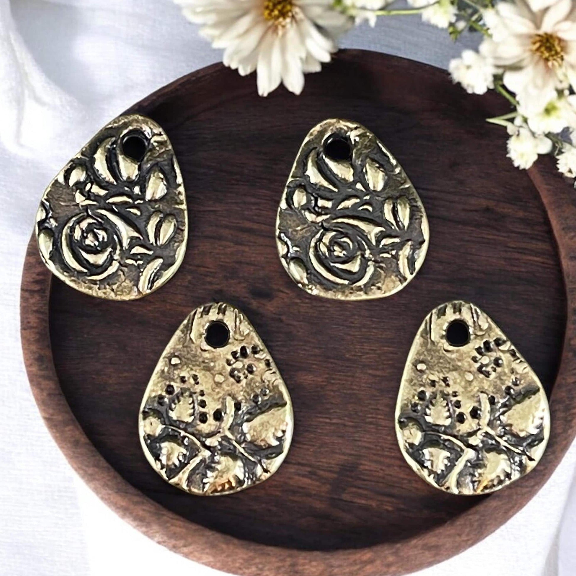 NEW TierraCast Floral Dulce Vida Charm, Antiqued Brass Floral Theme Teardrop Charm (PF/581-57) * Qty. 4