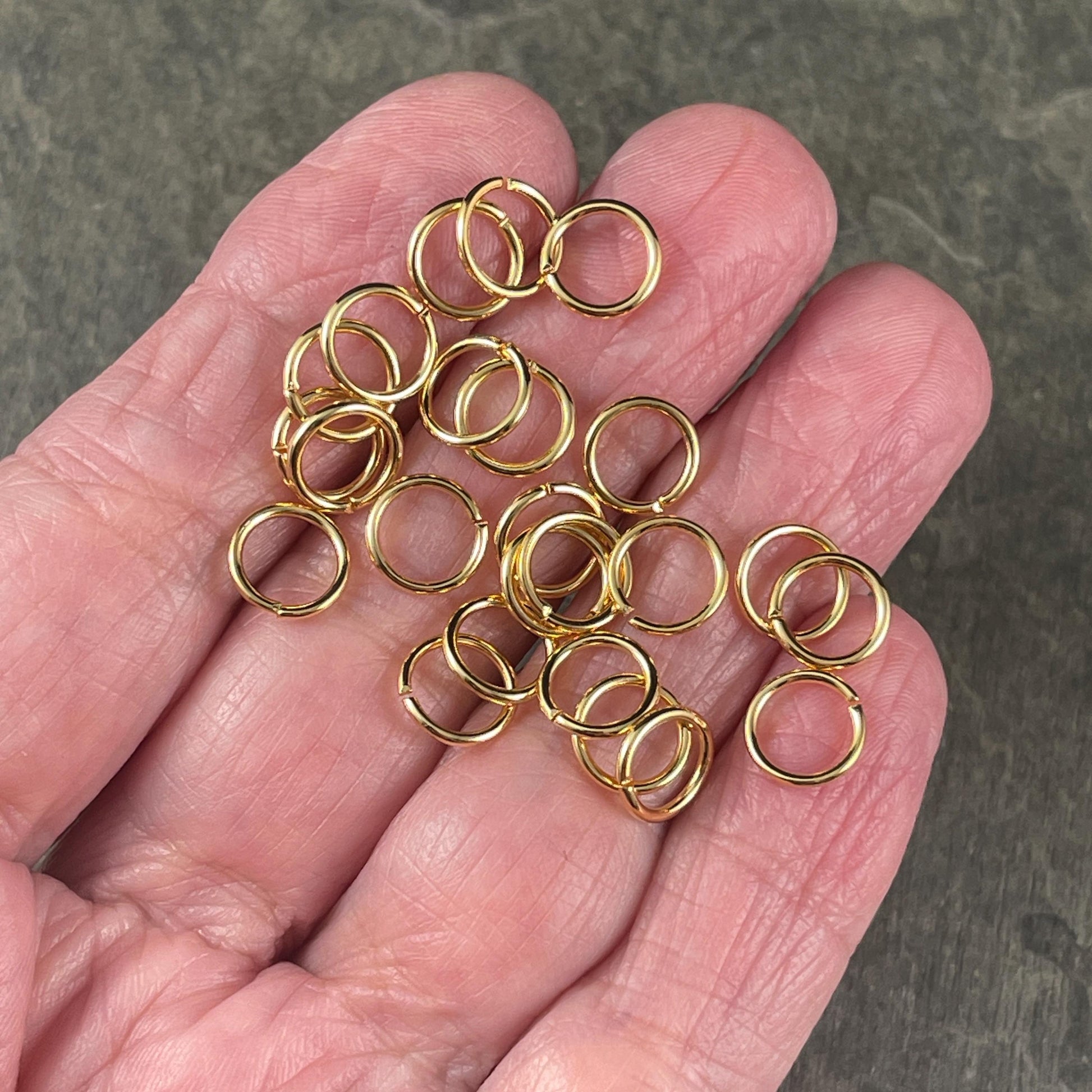 8mm Round Jump Rings, 18g Open, Gold Plated Brass (FMG/4999) * Qty. 50