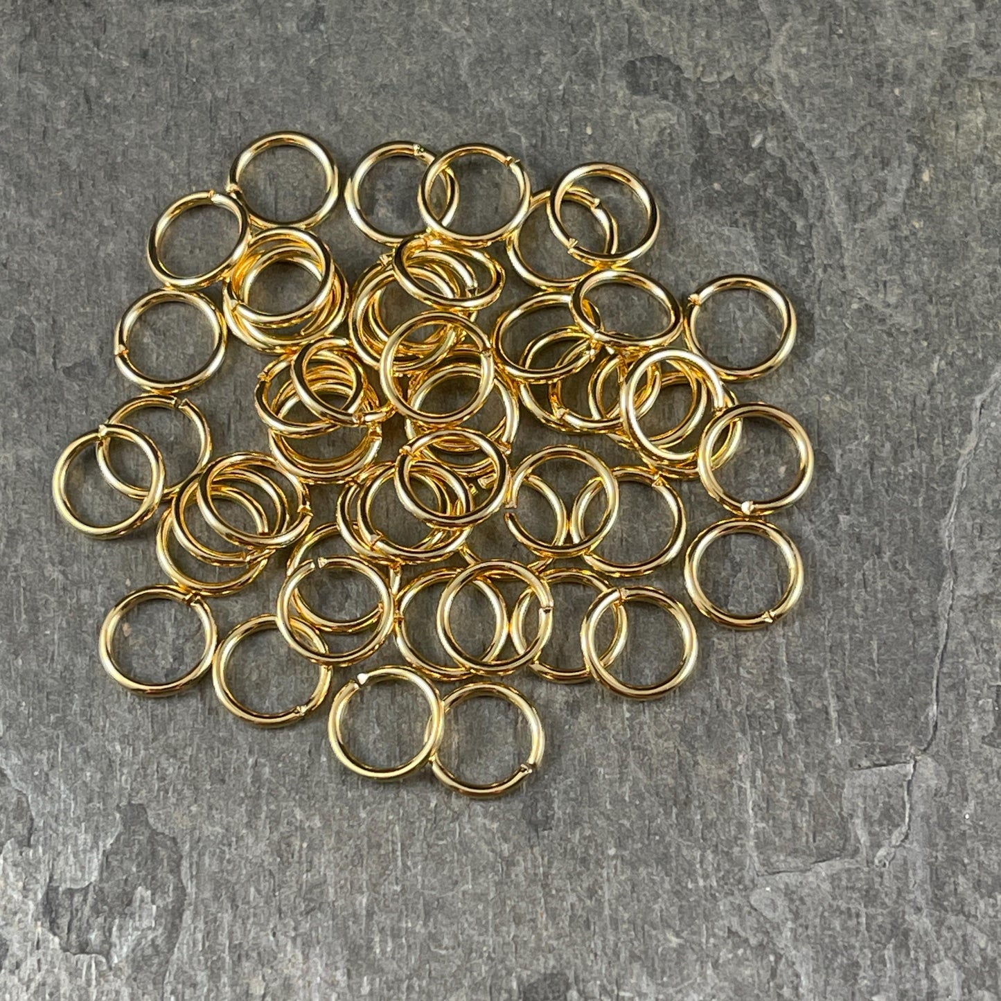 8mm Round Jump Rings, 18g Open, Gold Plated Brass (FMG/4999) * Qty. 50