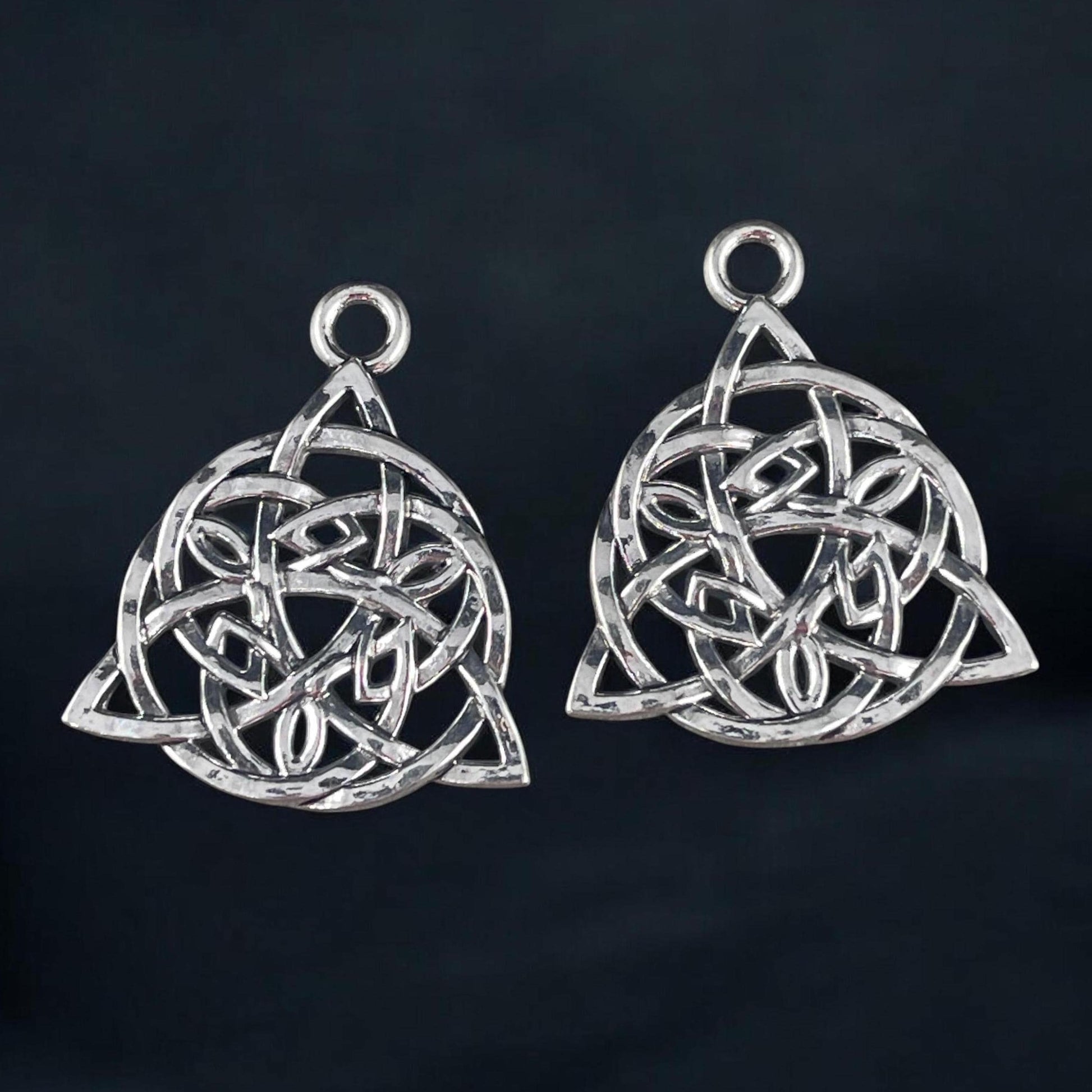 Celtic Pendant, Antiqued Silver Triquetra Pendant, Symbolic Irish Charm (P001-70AS) * Qty. 10