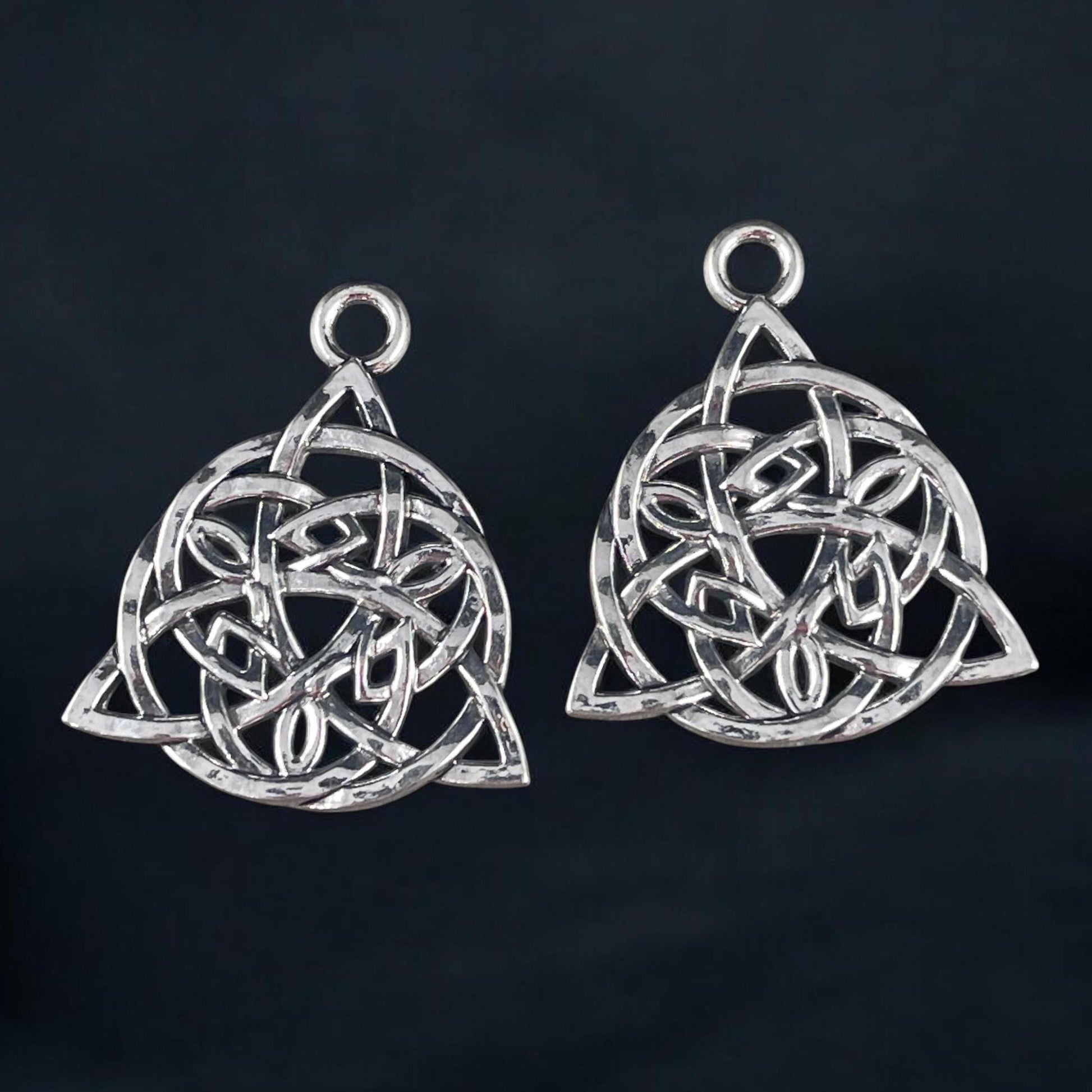 Celtic Pendant, Antiqued Silver Triquetra Pendant, Symbolic Irish Charm (P001-70AS) * Qty. 6