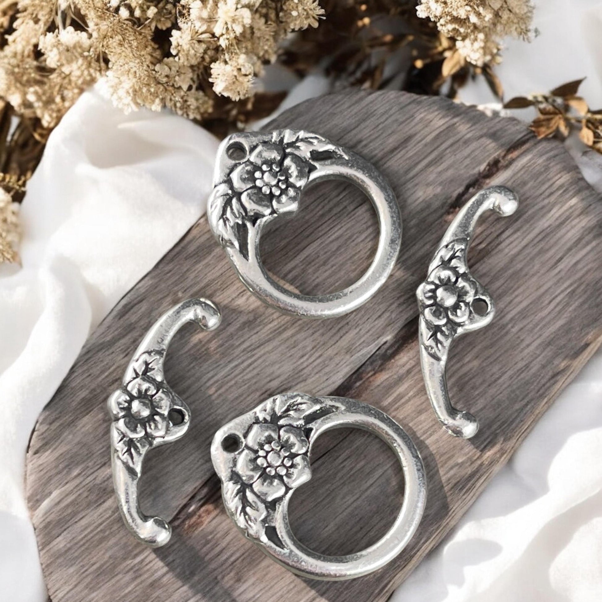 TierraCast Floral Toggle Clasp Large Silver Toggle, Nature Theme Antiqued Silver Clasp (PF/968-77) * Qty. 2