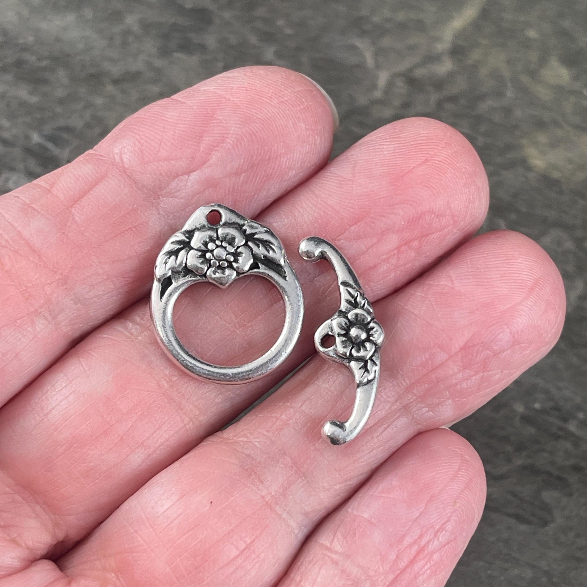 TierraCast Floral Toggle Clasp Large Silver Toggle, Nature Theme Antiqued Silver Clasp (PF/968-77) * Qty. 2