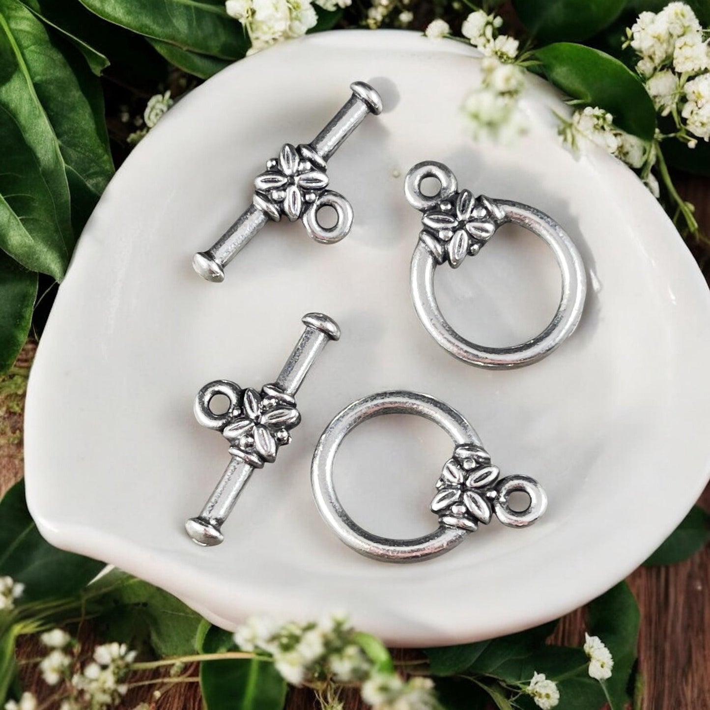 TierraCast Toggle Clasp, Large Leaf Design Toggle, Antiqued Silver Clasp (PF/942-77) * Qty. 2