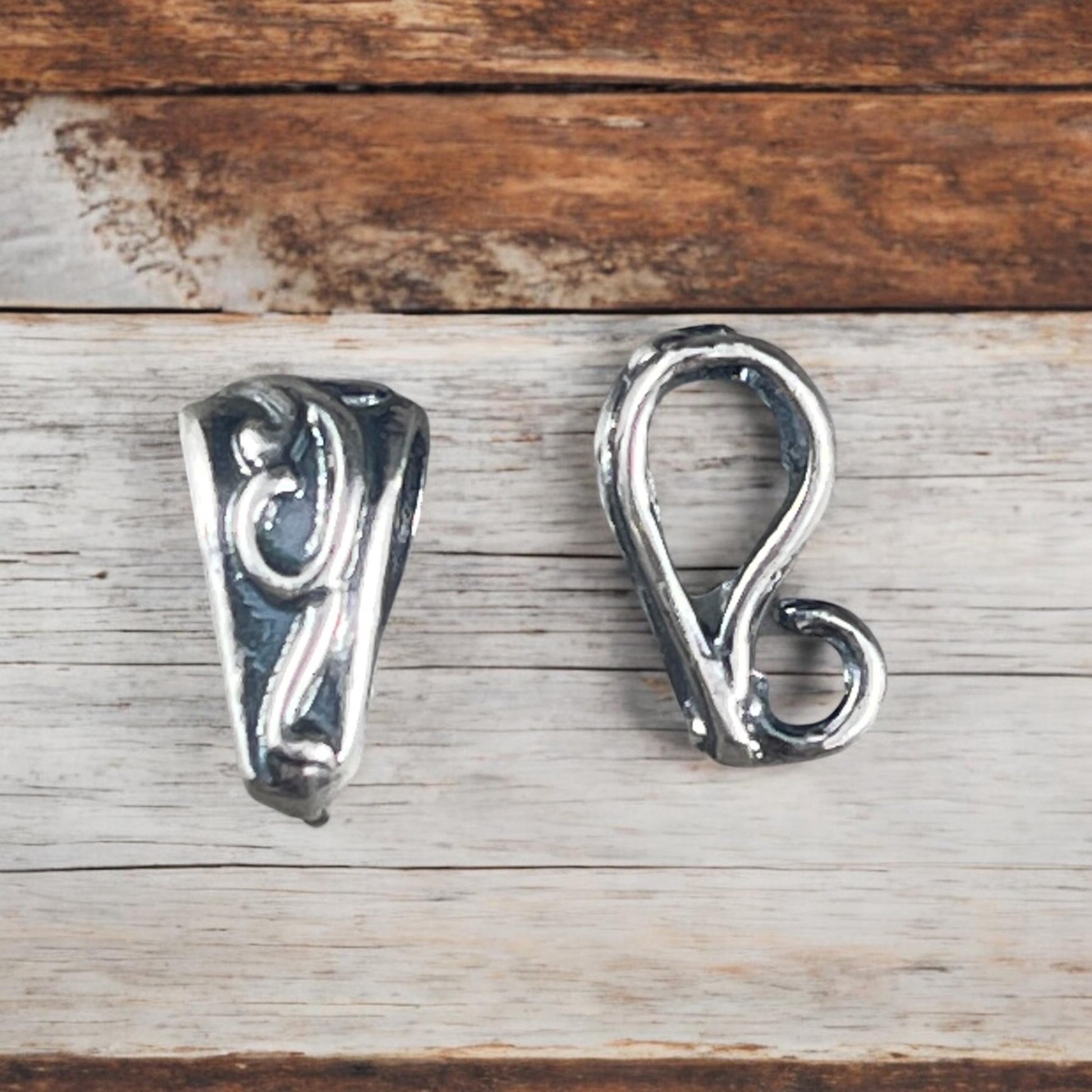 Silver Hidden Loop Bail, 10x5mm Antiqued Silver Plated Brass Bail with 3.5mm opening (FMG/7580) * Qty. 1