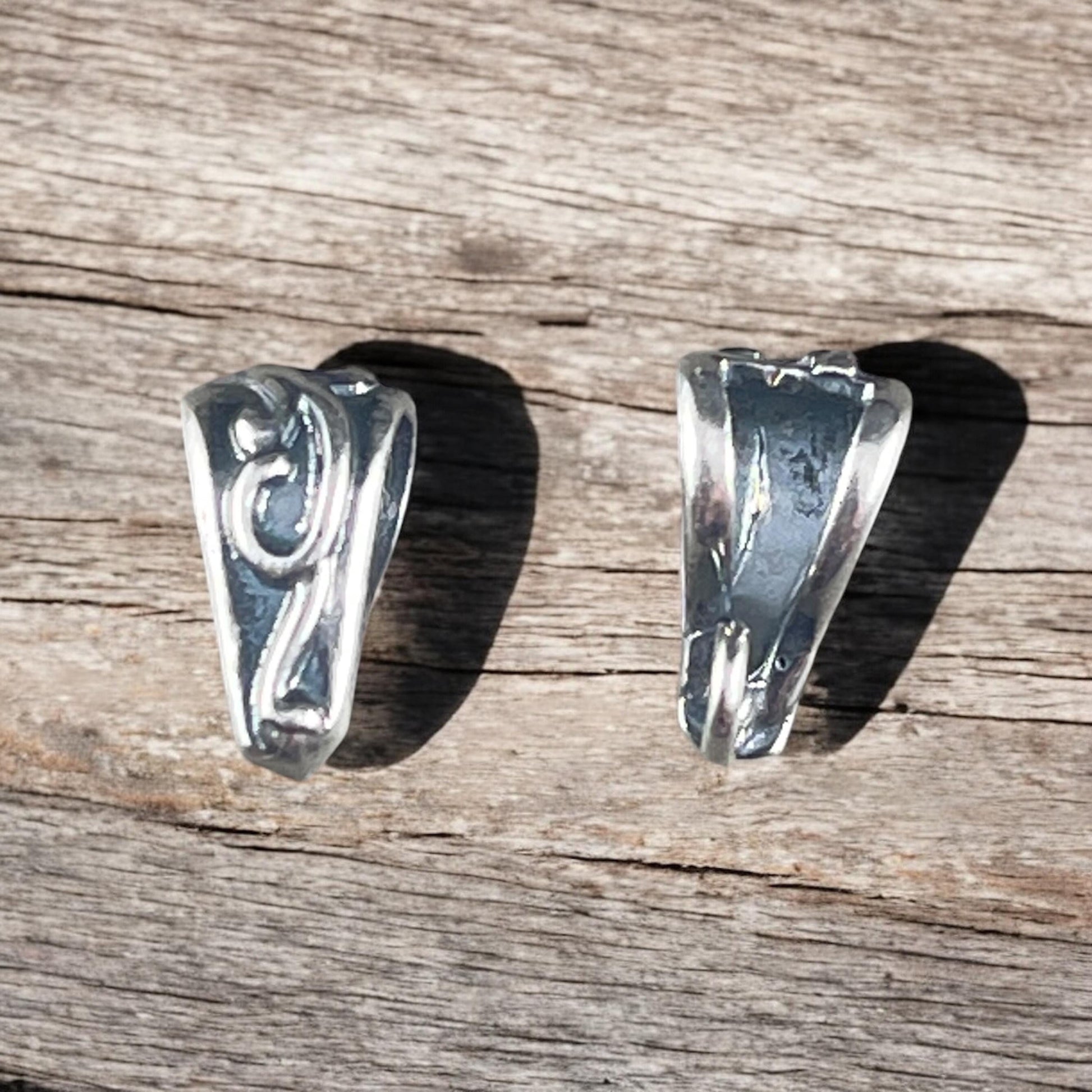 Silver Hidden Loop Bail, 10x5mm Antiqued Silver Plated Brass Bail with 3.5mm opening (FMG/7580) * Qty. 1