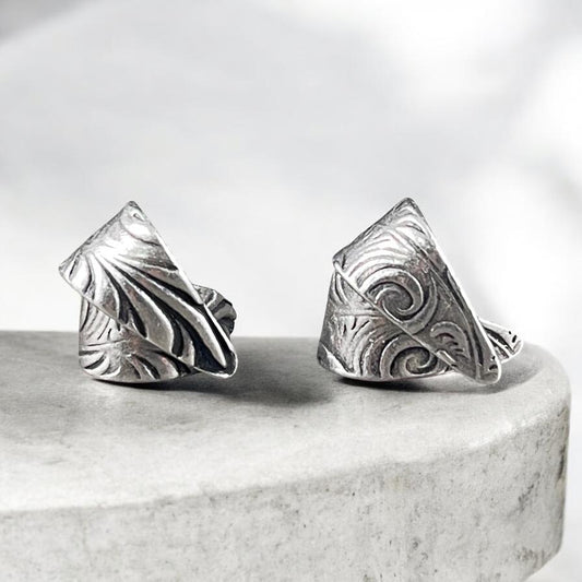 TierraCast Antiqued Pewter Jardin Bail, Large 15.5mm Silver Pinch Bail with 12mm Grip Length (PF/886-04) * Qty. 2