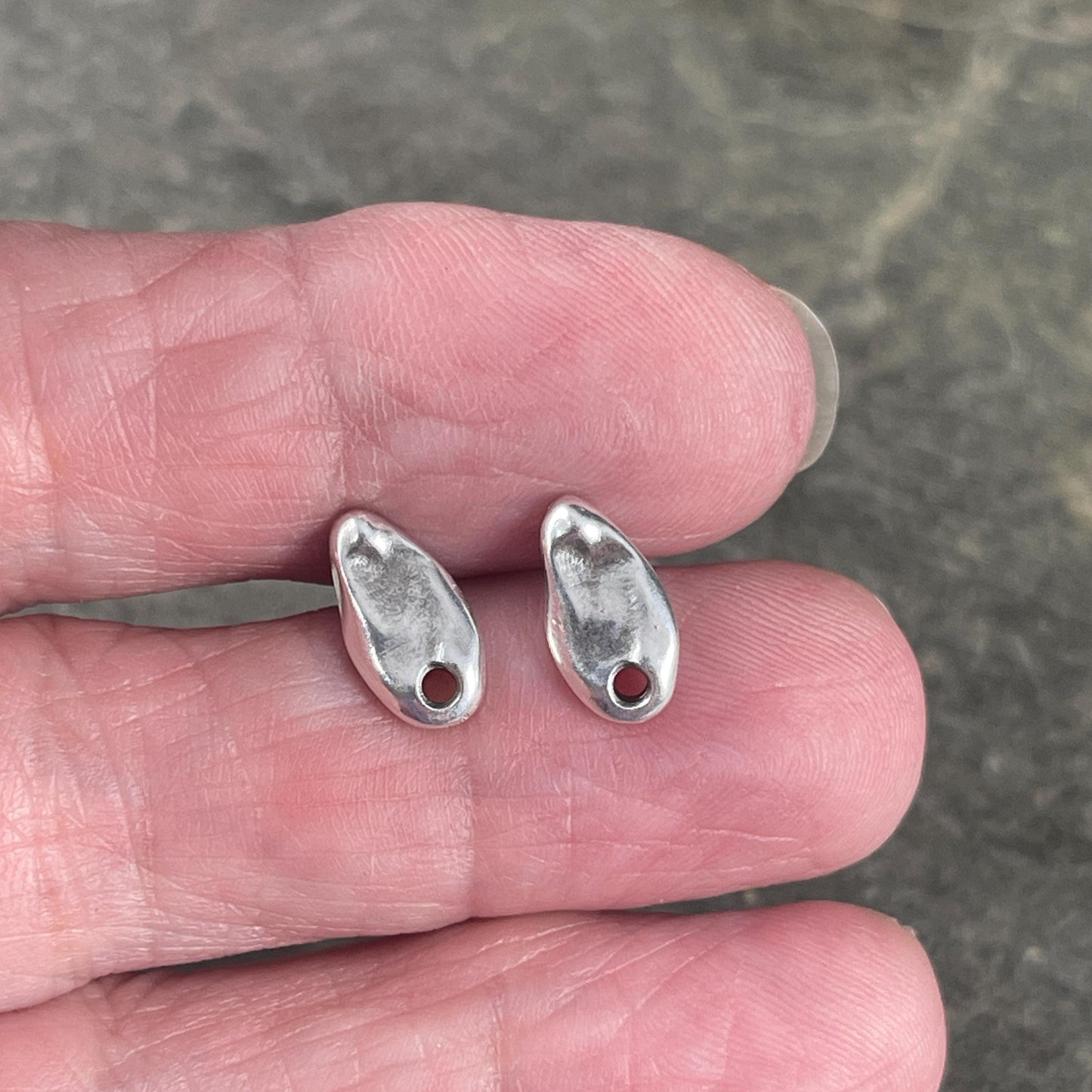 Antiqued Silver Earring with Titanium Post, 11.5x6mm Organic Oval with Hole (PF/14938-77) * Qty. 4